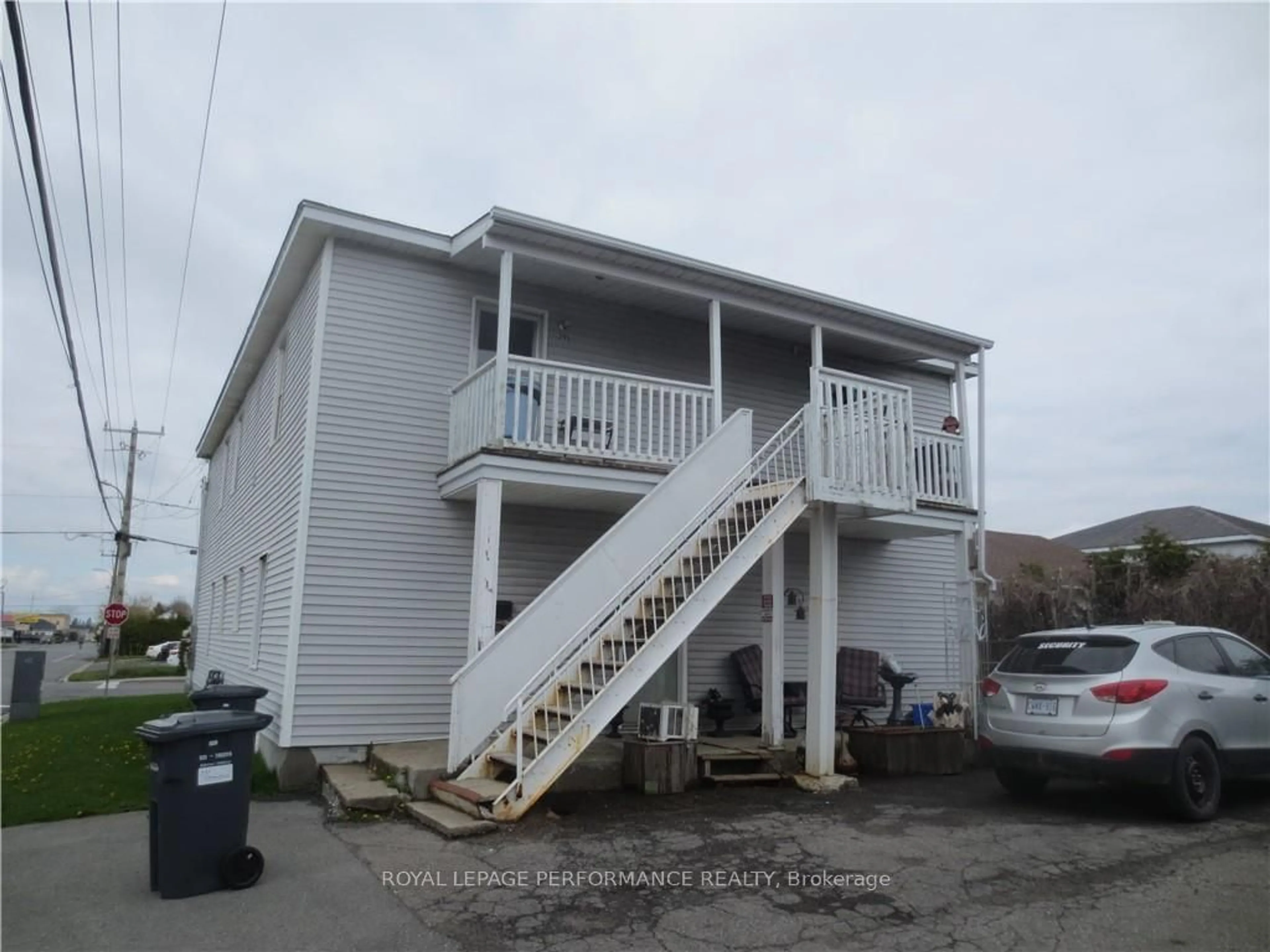 A pic from exterior of the house or condo, the front or back of building for 389-395 CHAMPLAIN St, Hawkesbury Ontario K6H 2C2