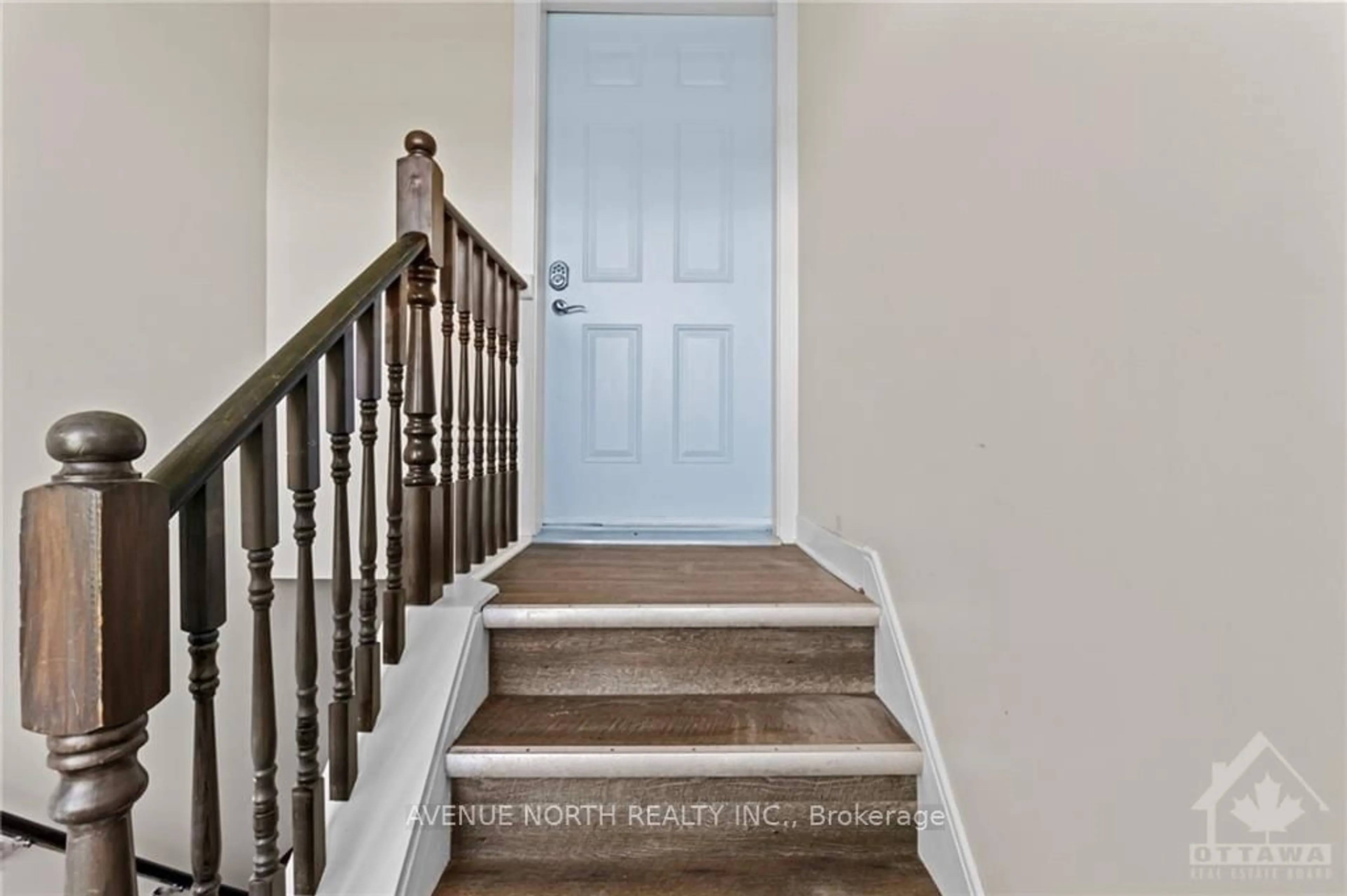 Indoor entryway, wood floors for 480 RIVER Rd, Blossom Park - Airport and Area Ontario K1V 1H4