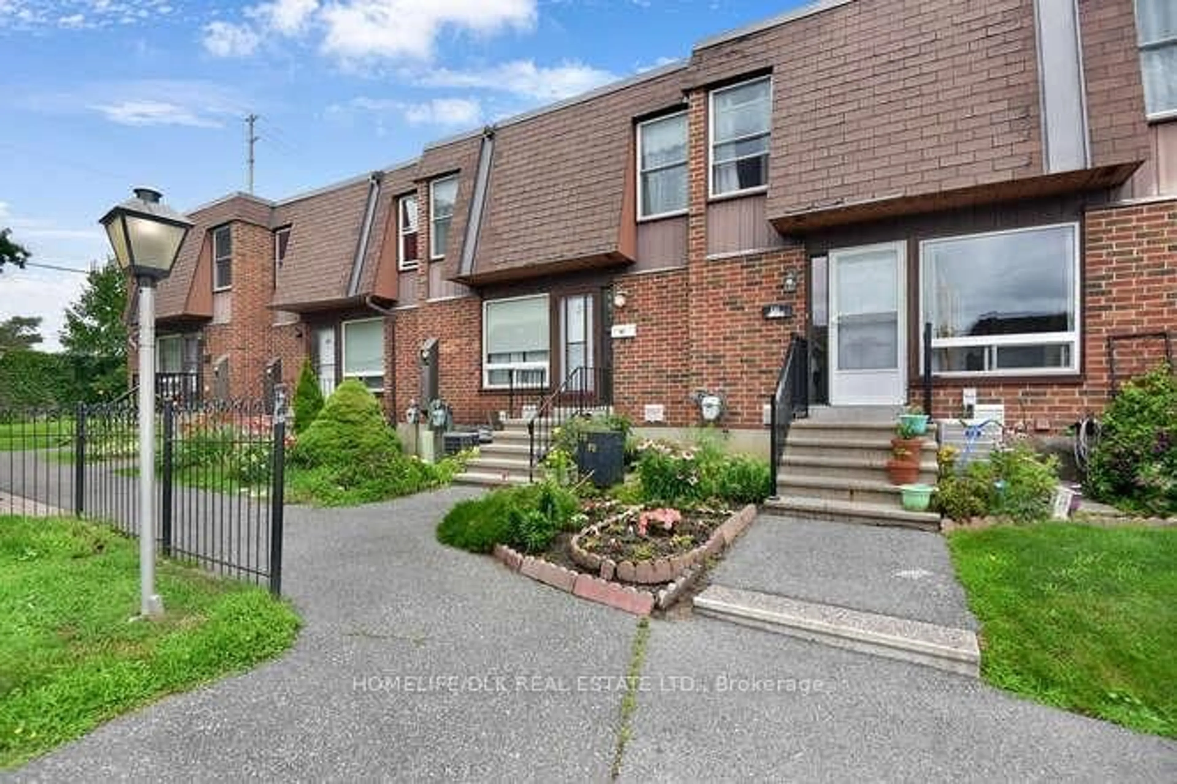 A pic from exterior of the house or condo, the street view for 3520 DOWNPATRICK Rd #47, Hunt Club - Windsor Park Village and Area Ontario K1V 8T4