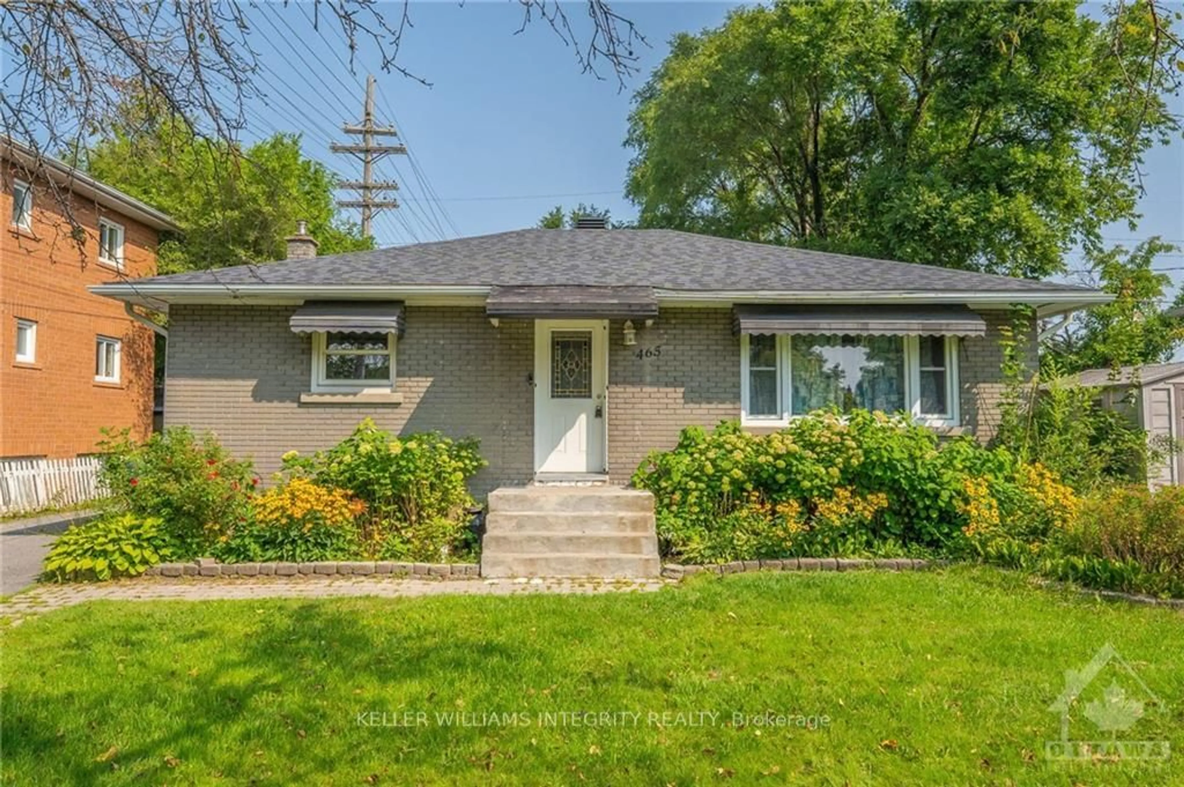 Frontside or backside of a home, cottage for 465 NEWMAN Ave, Overbook - Castleheights and Area Ontario K1K 1N8