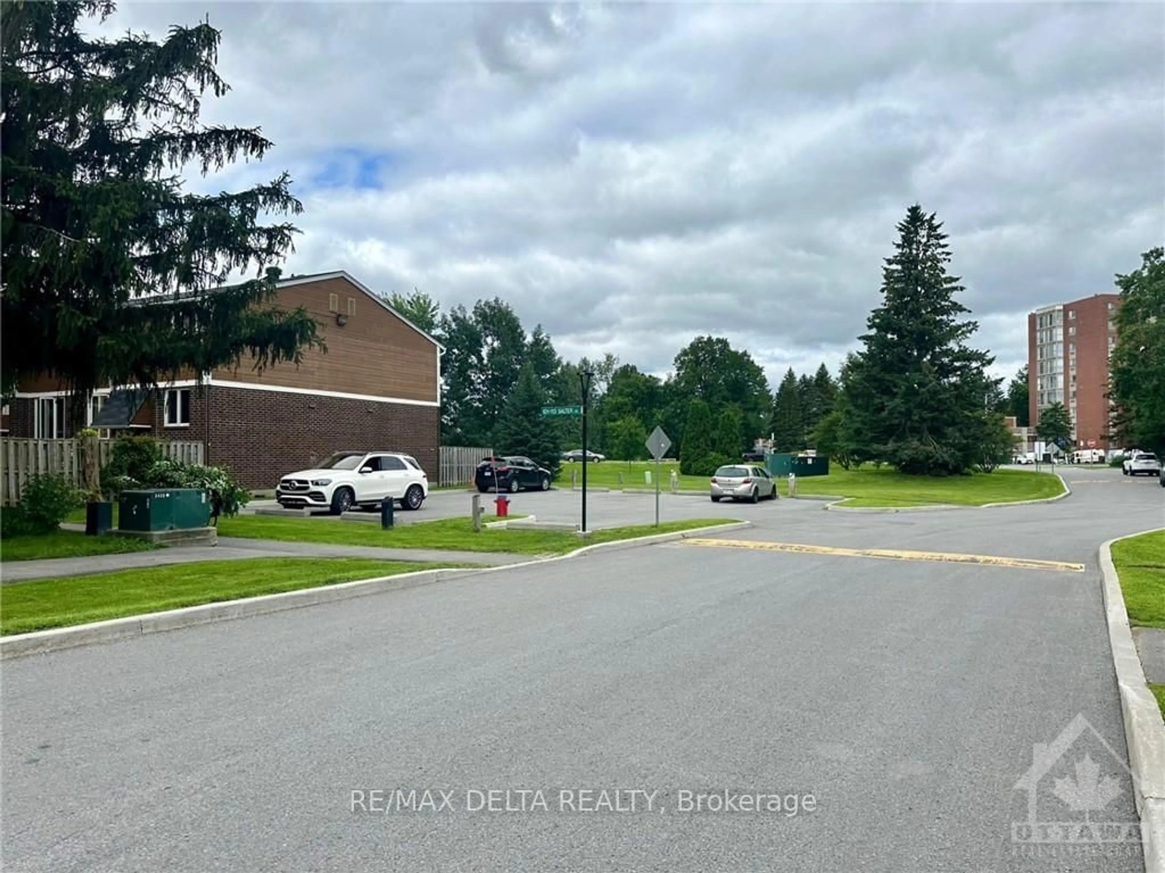 Frontside or backside of a home, the street view for 107 SALTER Cres, Kanata Ontario K2K 1Y7