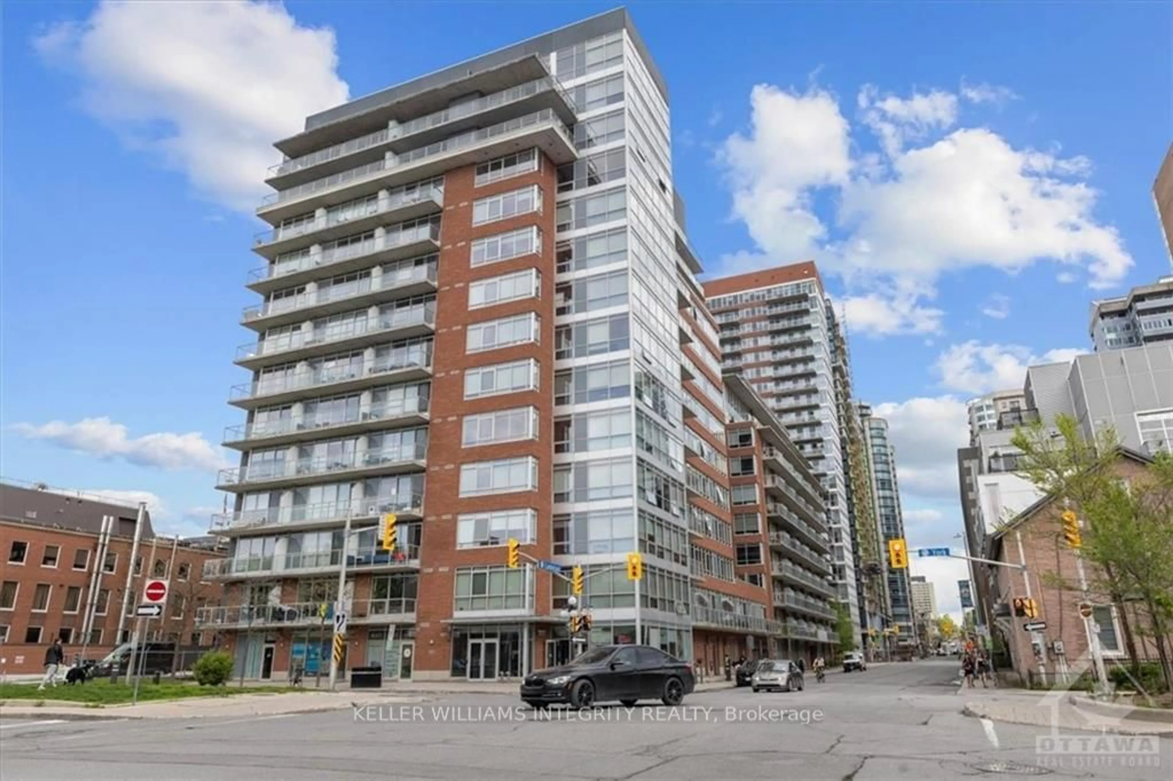 A pic from exterior of the house or condo, the street view for 383 CUMBERLAND St #204, Lower Town - Sandy Hill Ontario K1N 1J7