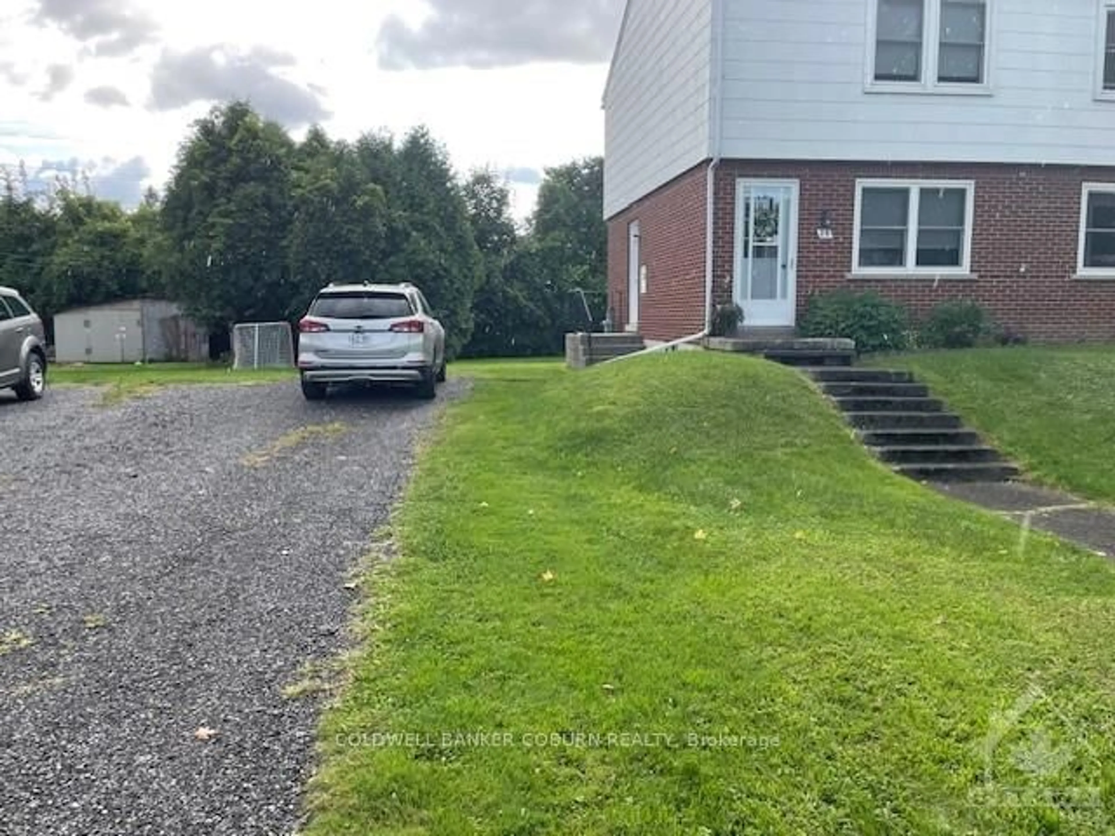 Frontside or backside of a home, the street view for 20 CASSELMAN St, South Dundas Ontario K0C 1X0