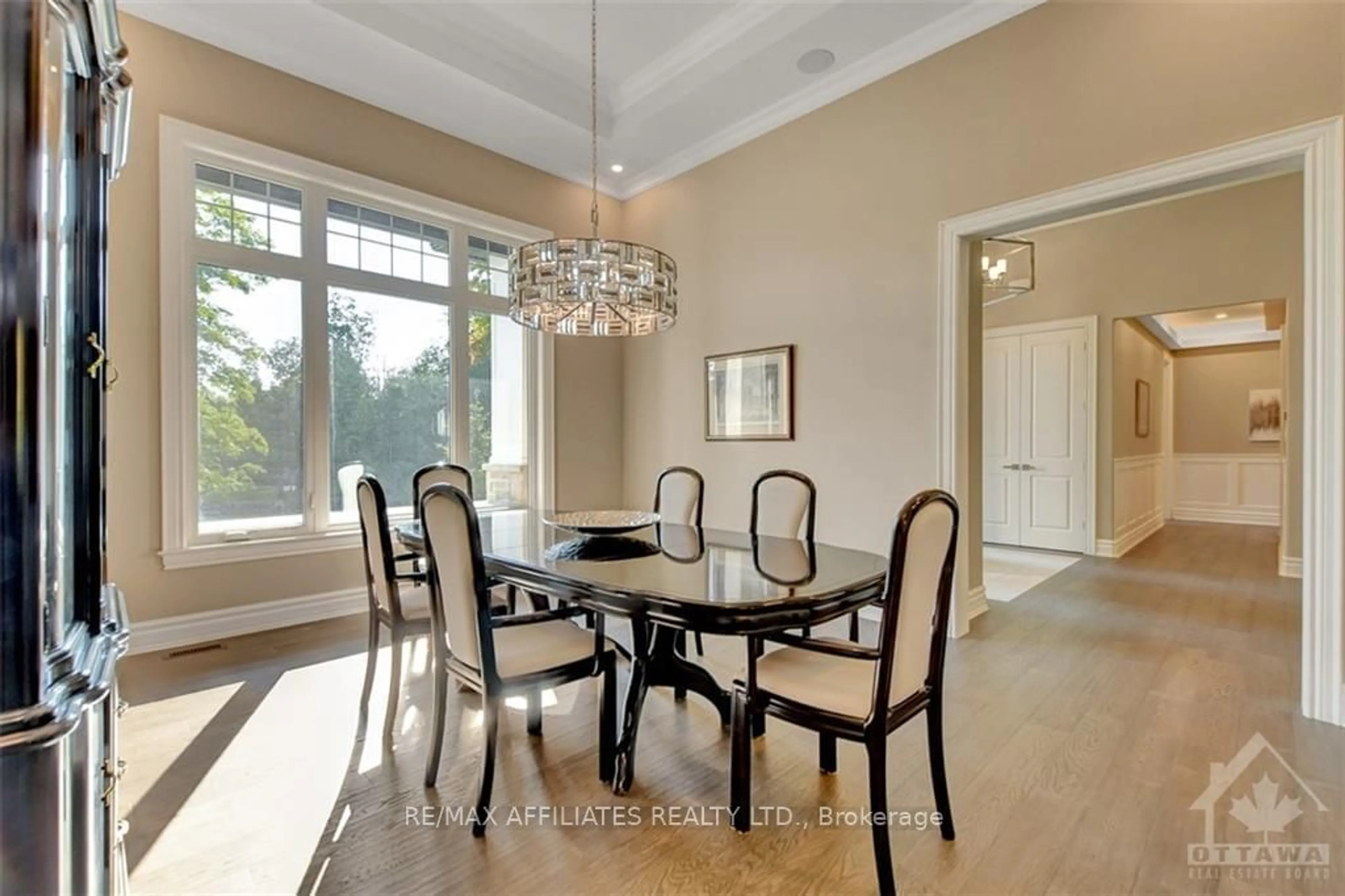 Dining room, wood floors for 1443 DUCHESS Cres, Manotick - Kars - Rideau Twp and Area Ontario K4M 1K2