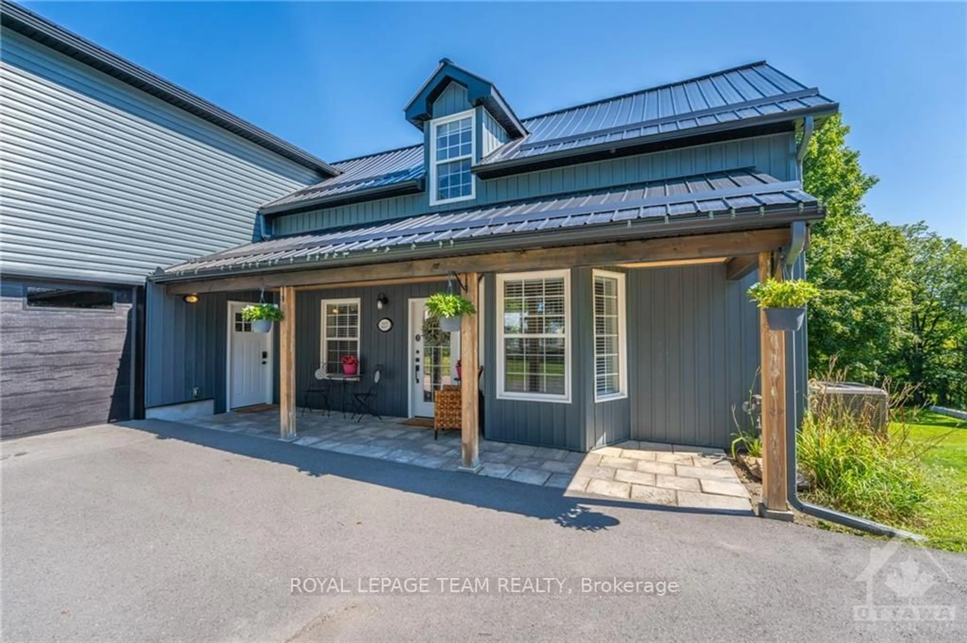 Indoor entryway, wood floors for 217 ANN St, Mississippi Mills Ontario K0A 1A0