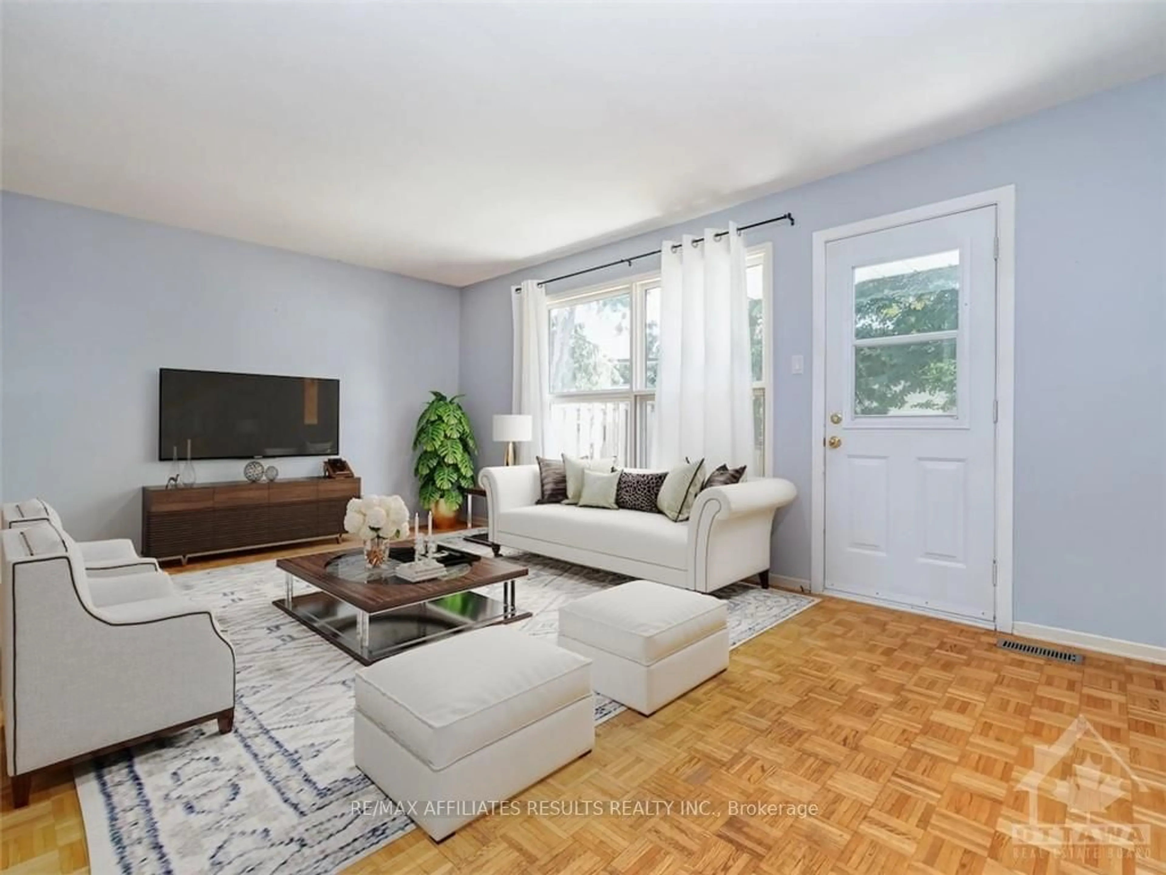 Living room, wood floors for 33 CARMICHAEL Crt, Kanata Ontario K2K 1K1