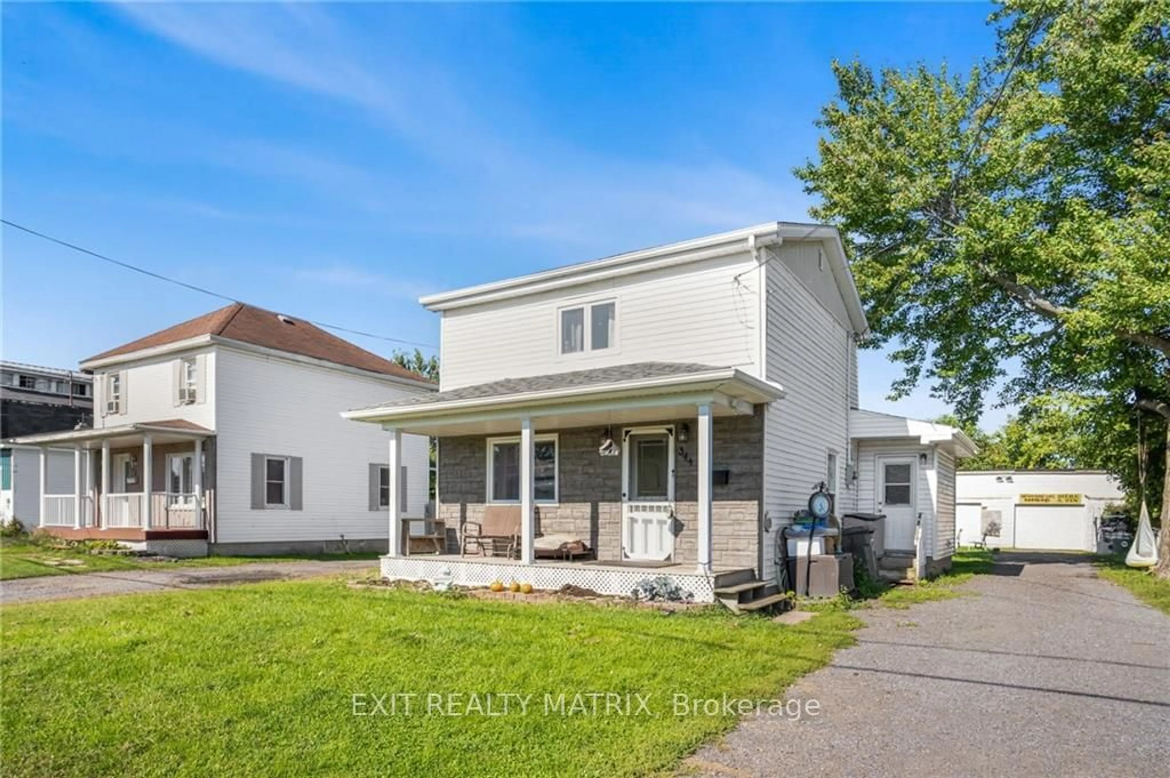 Frontside or backside of a home, the front or back of building for 344 ABBOTT St, Hawkesbury Ontario K6A 2C9