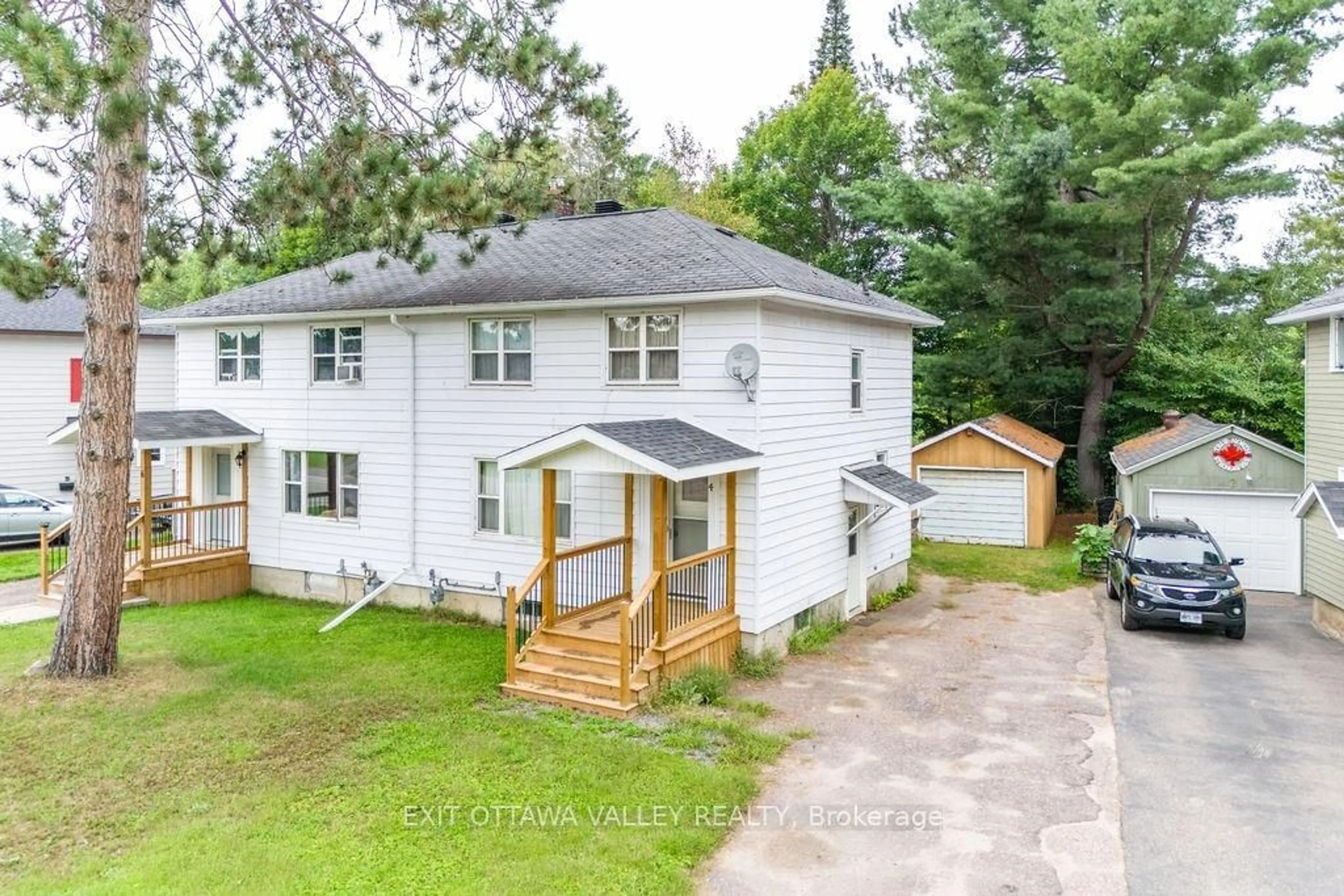 Frontside or backside of a home, cottage for 4 FARADAY Cres, Deep River Ontario K0J 1P0