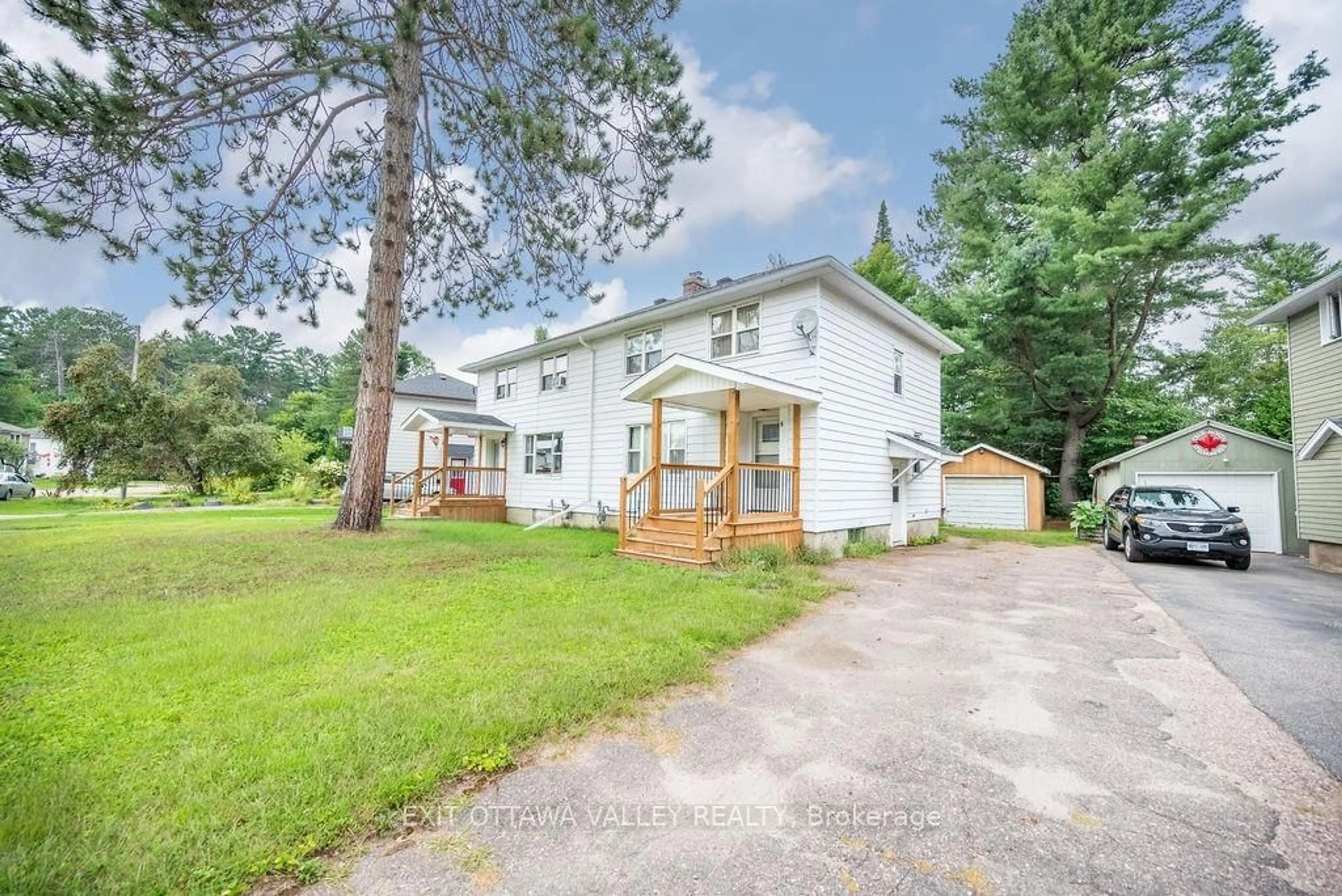 Frontside or backside of a home, cottage for 4 FARADAY Cres, Deep River Ontario K0J 1P0