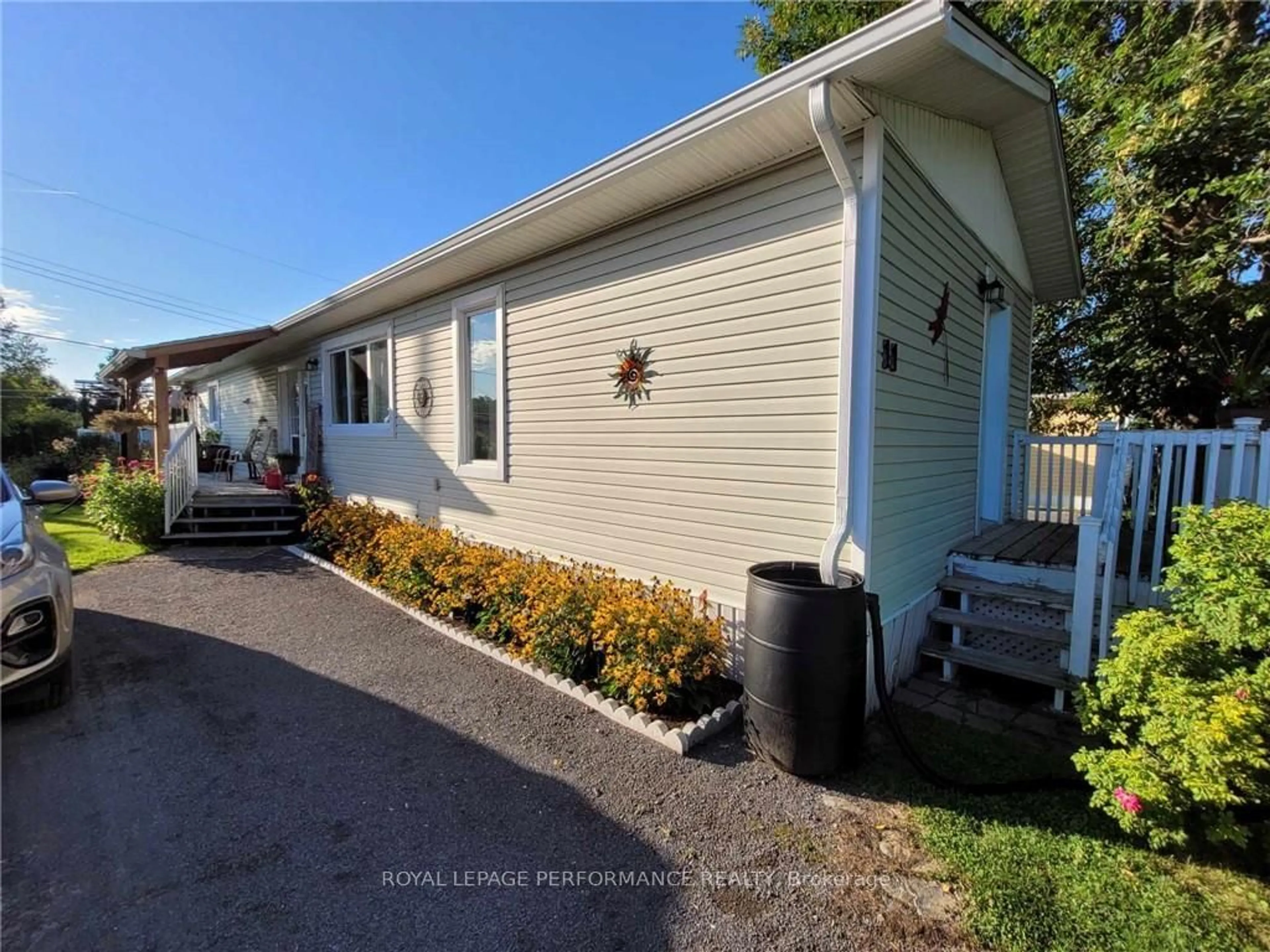 Home with vinyl exterior material for 3265 FRONT Rd #11, East Hawkesbury Ontario K6A 2R2