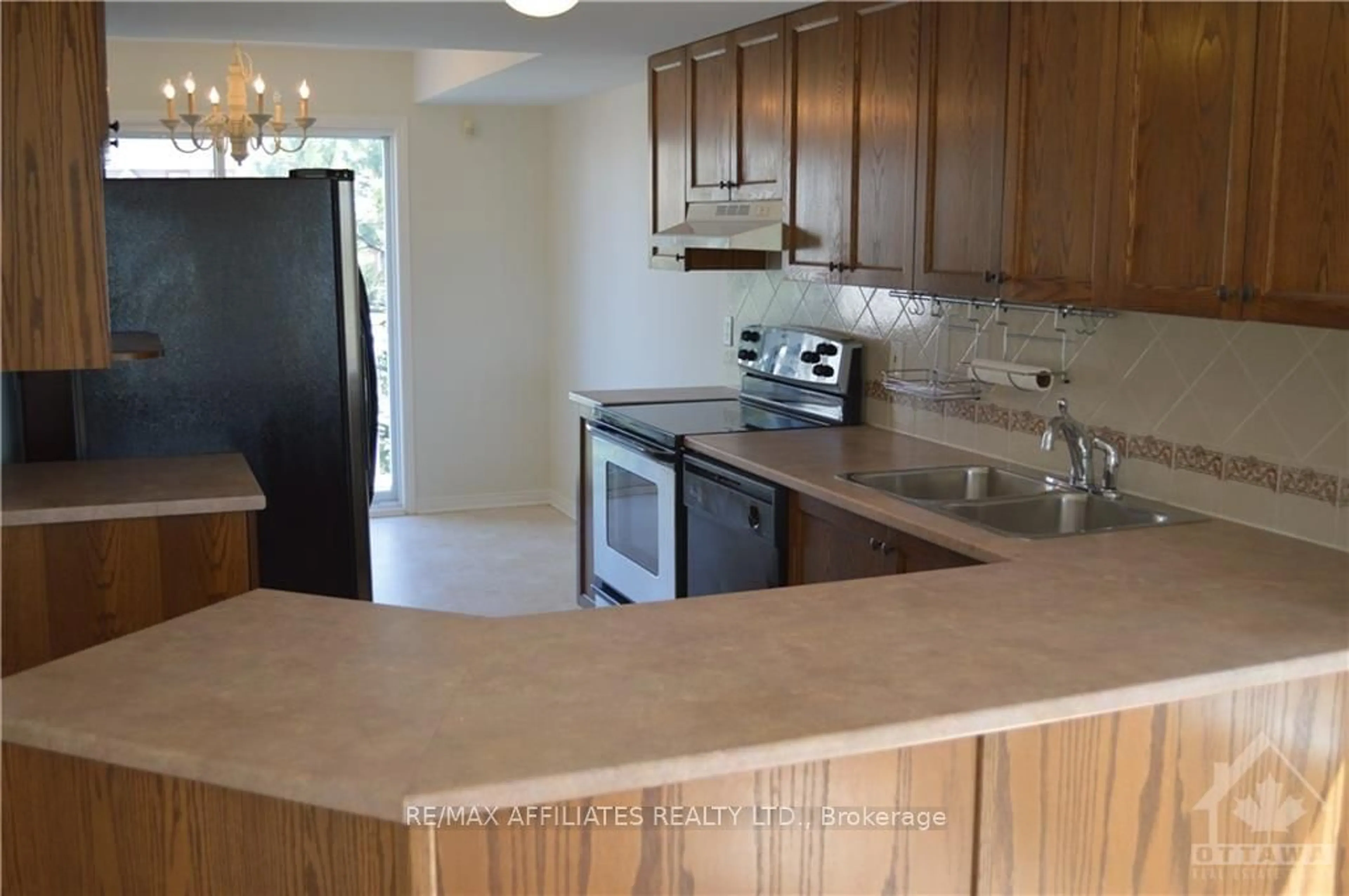 Standard kitchen, wood floors, cottage for 513 AQUAVIEW Dr, Orleans - Cumberland and Area Ontario K4A 4T9