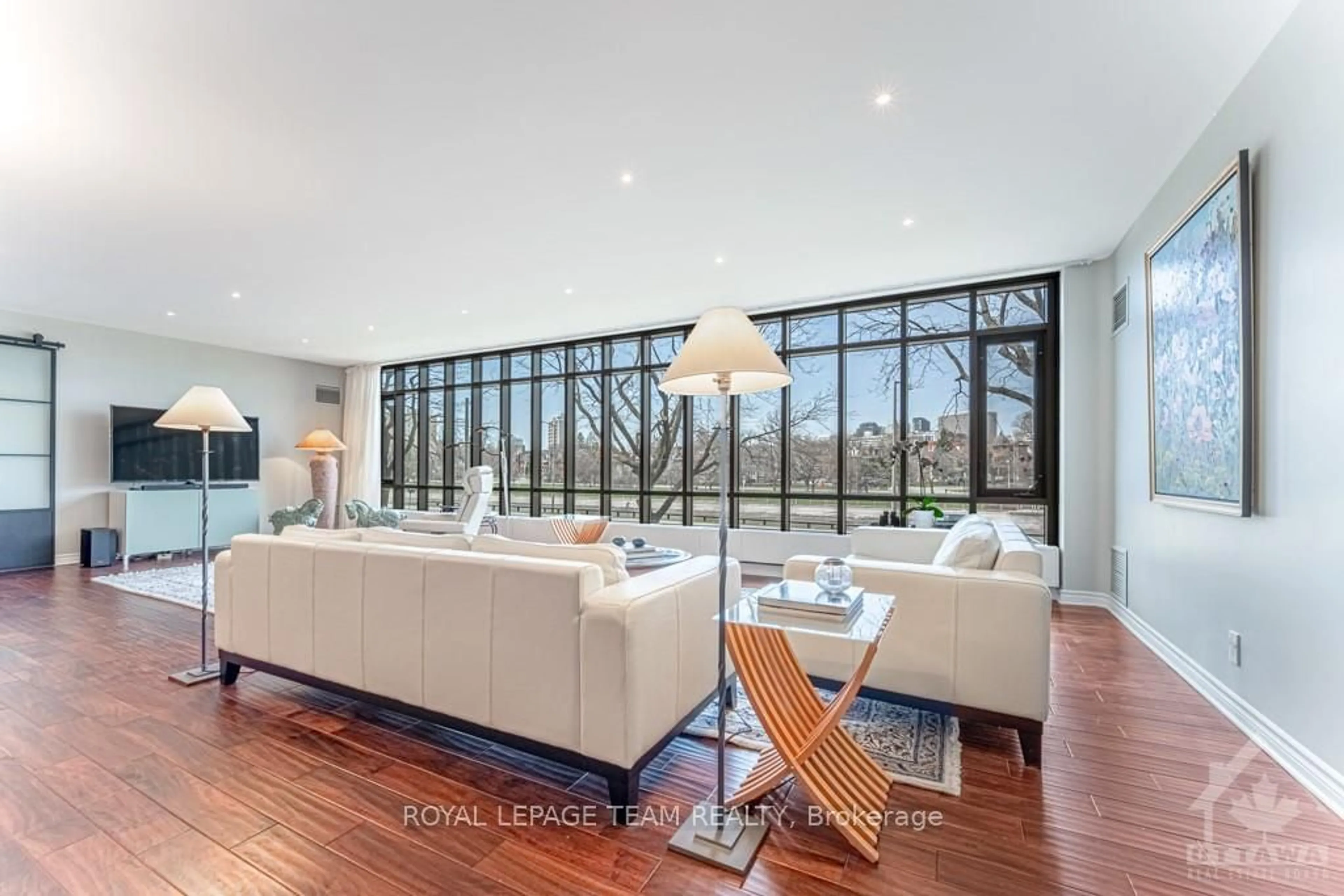 Living room, wood floors for 111 ECHO Dr #202, Glebe - Ottawa East and Area Ontario K1S 5K8