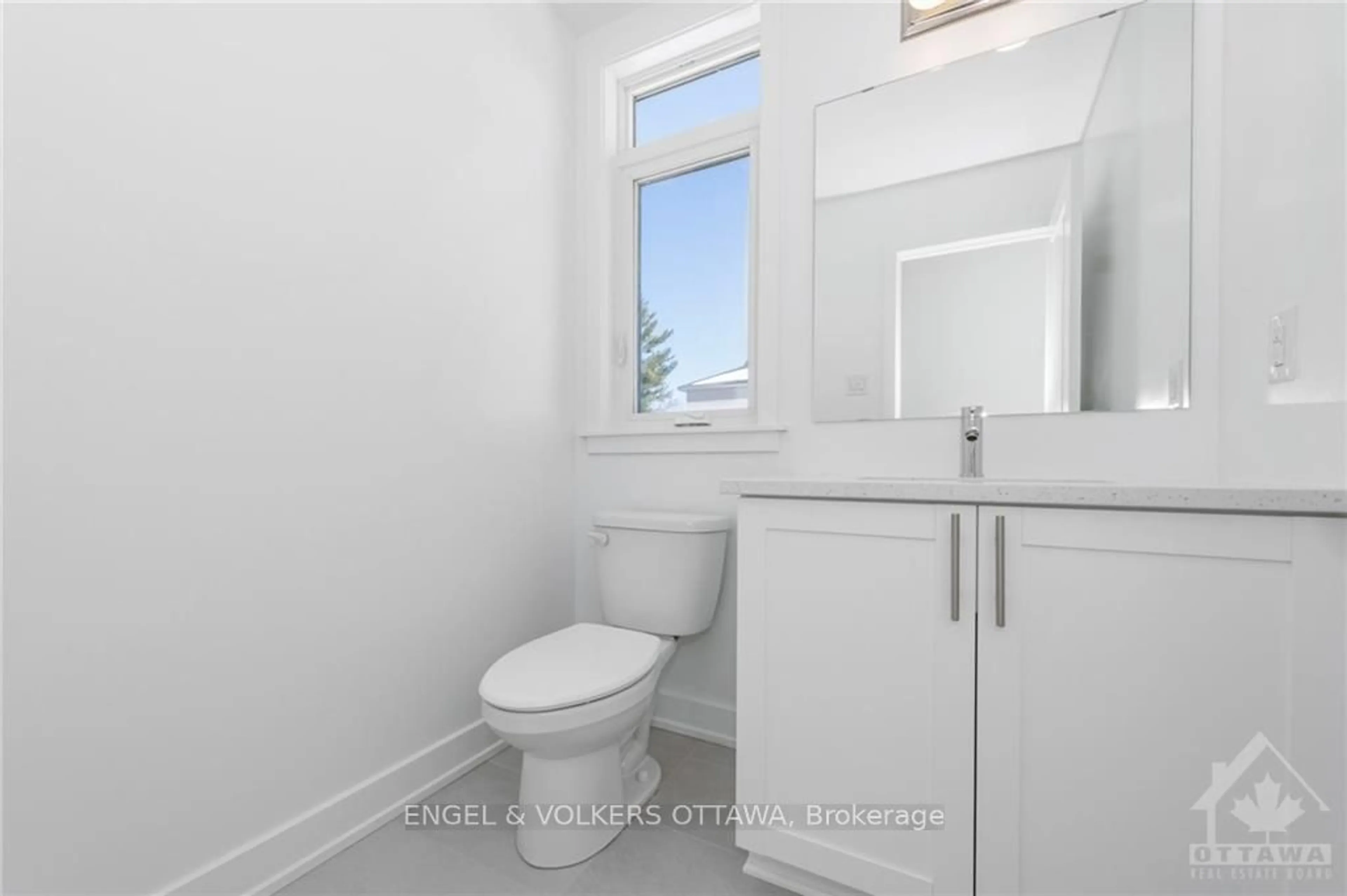 Standard bathroom, not visible floor for 780 OVATION Grve, Leitrim Ontario K1T 0X6