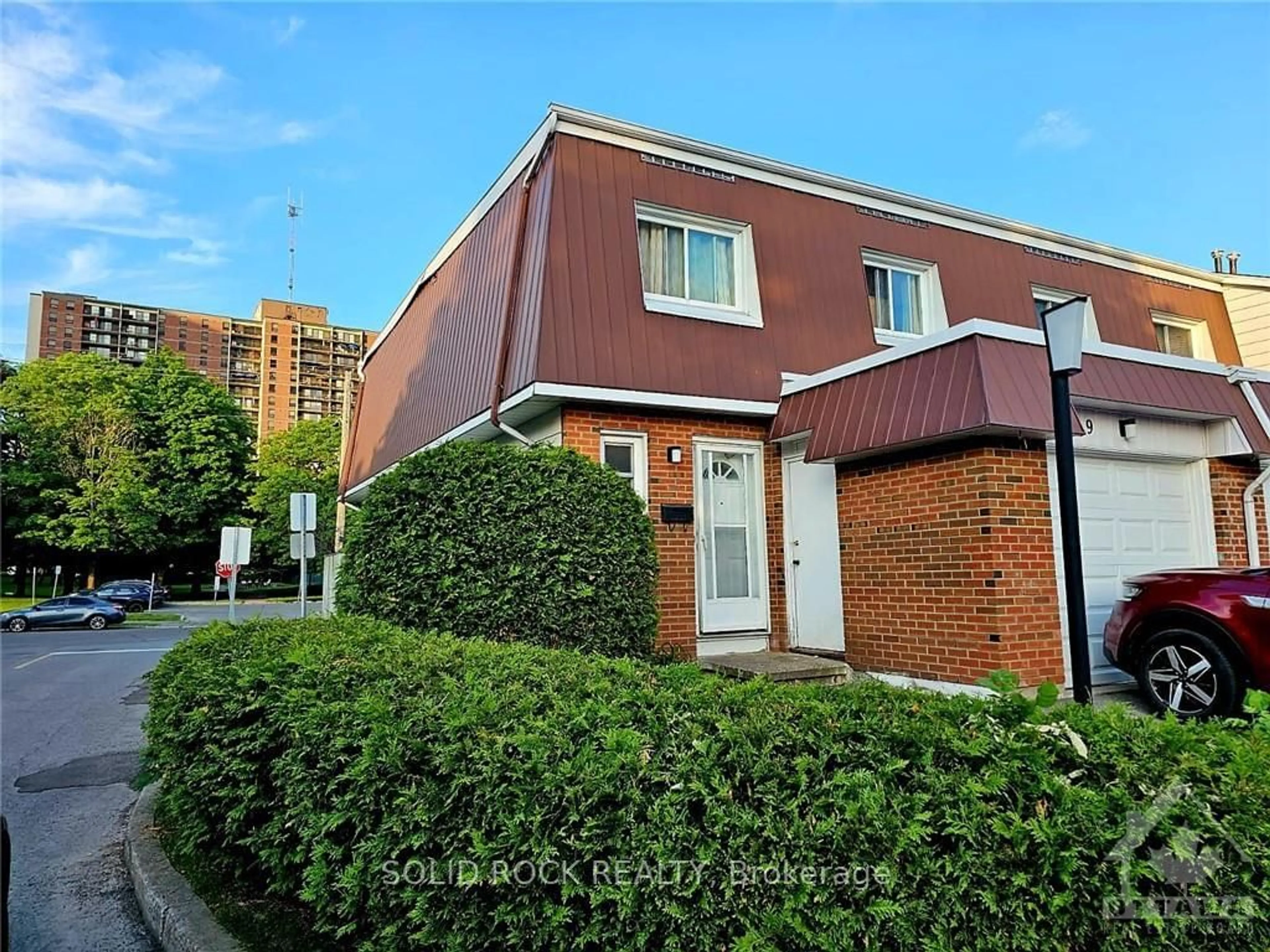 A pic from exterior of the house or condo, the street view for 129 BIRCH HILL, Overbook - Castleheights and Area Ontario K1K 3Y5