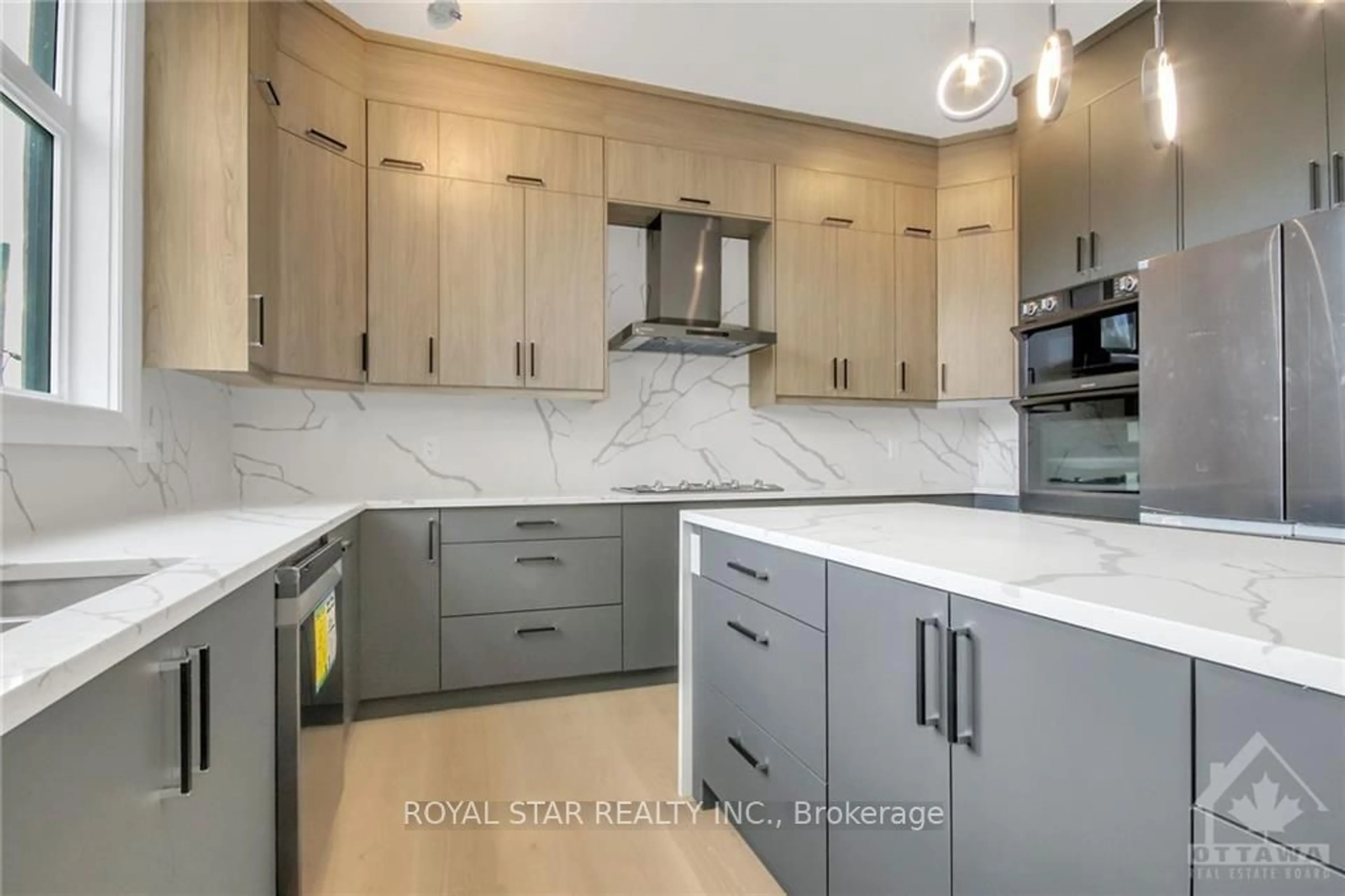 Contemporary kitchen, wood floors, mountain for 78 ROSSLAND Ave, Meadowlands - Crestview and Area Ontario K2G 2K8