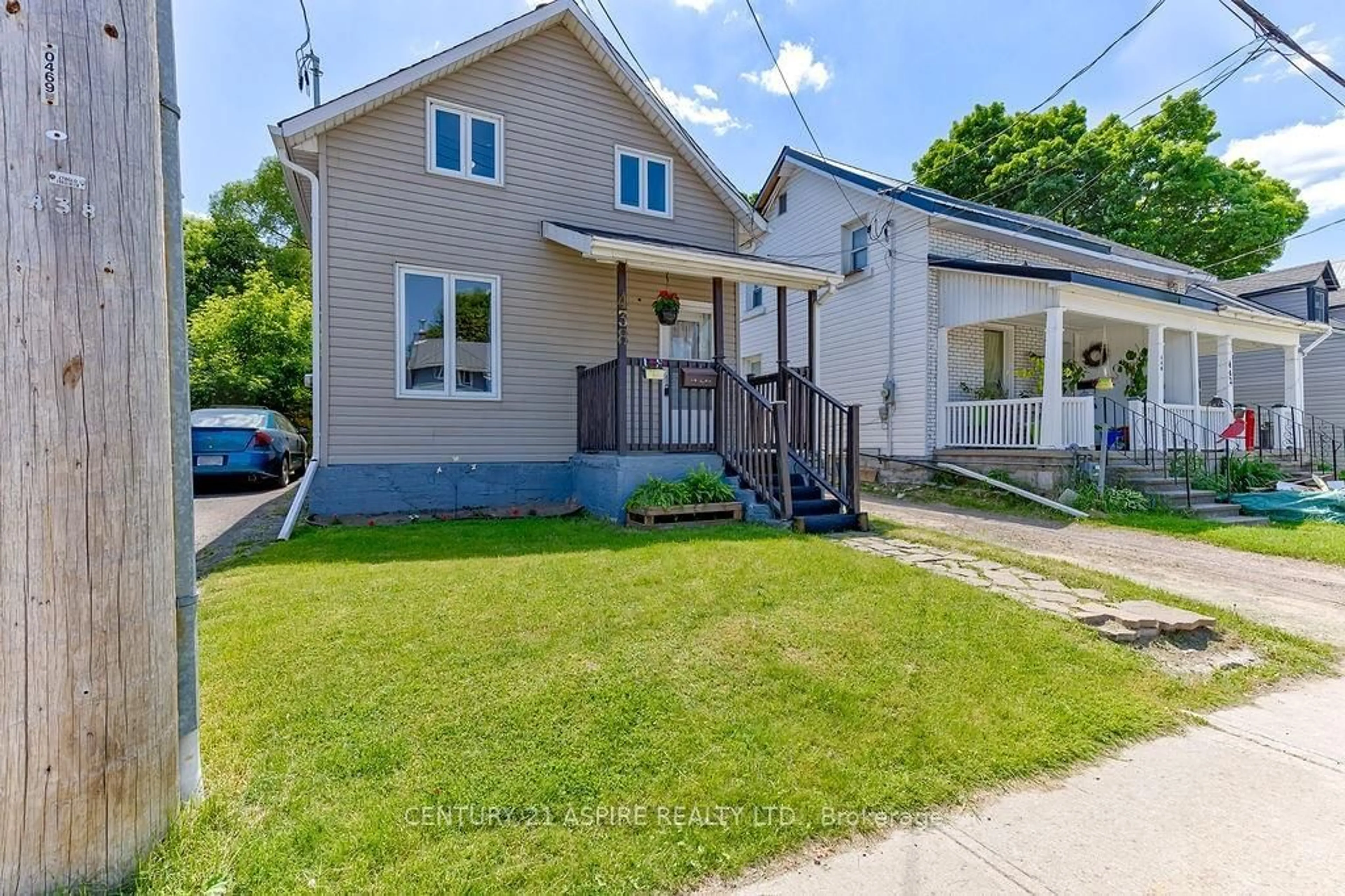 Frontside or backside of a home, the street view for 438 ISABELLA St, Pembroke Ontario K8A 5T7