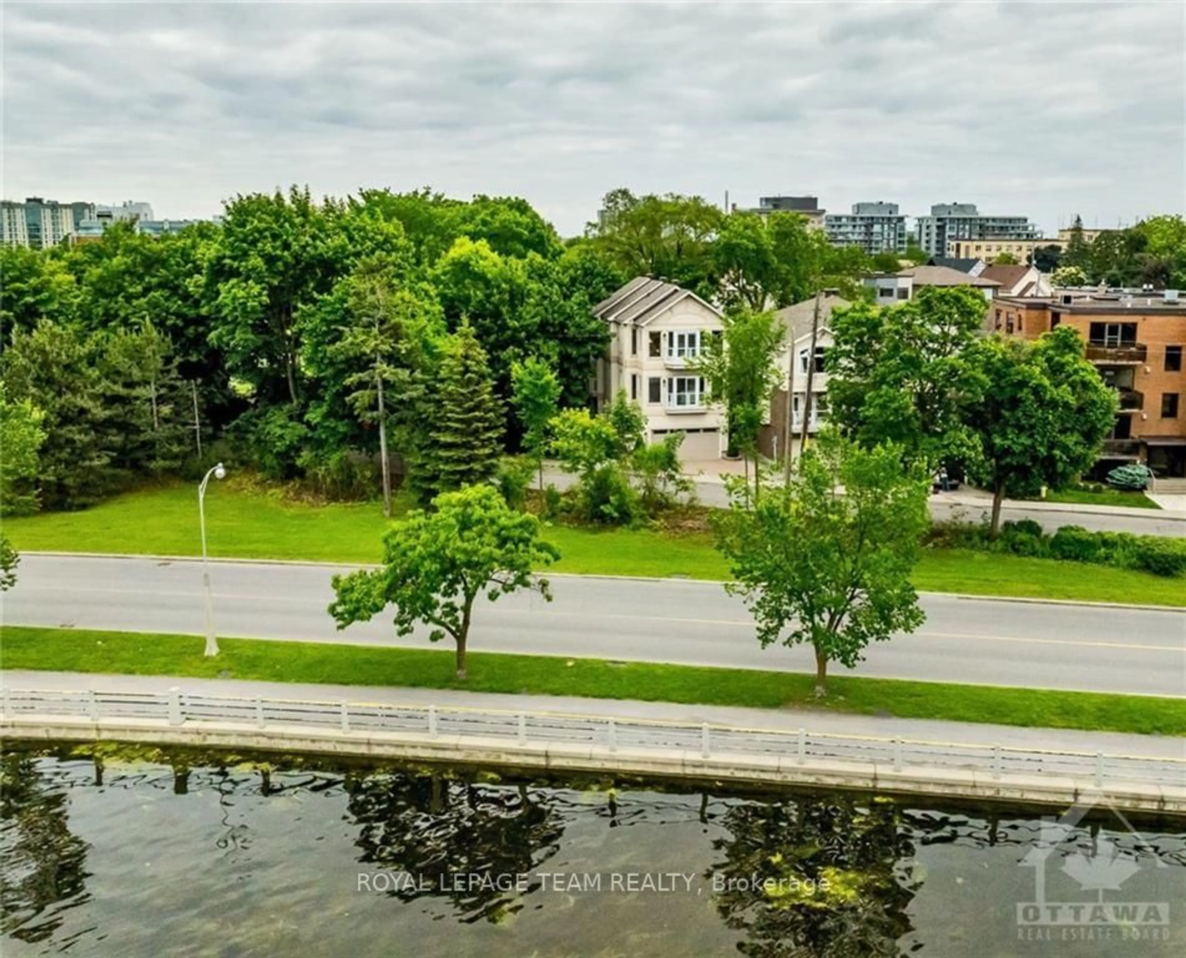 A pic from exterior of the house or condo, the view of lake or river for 365 ECHO Dr, Glebe - Ottawa East and Area Ontario K1S 1N3