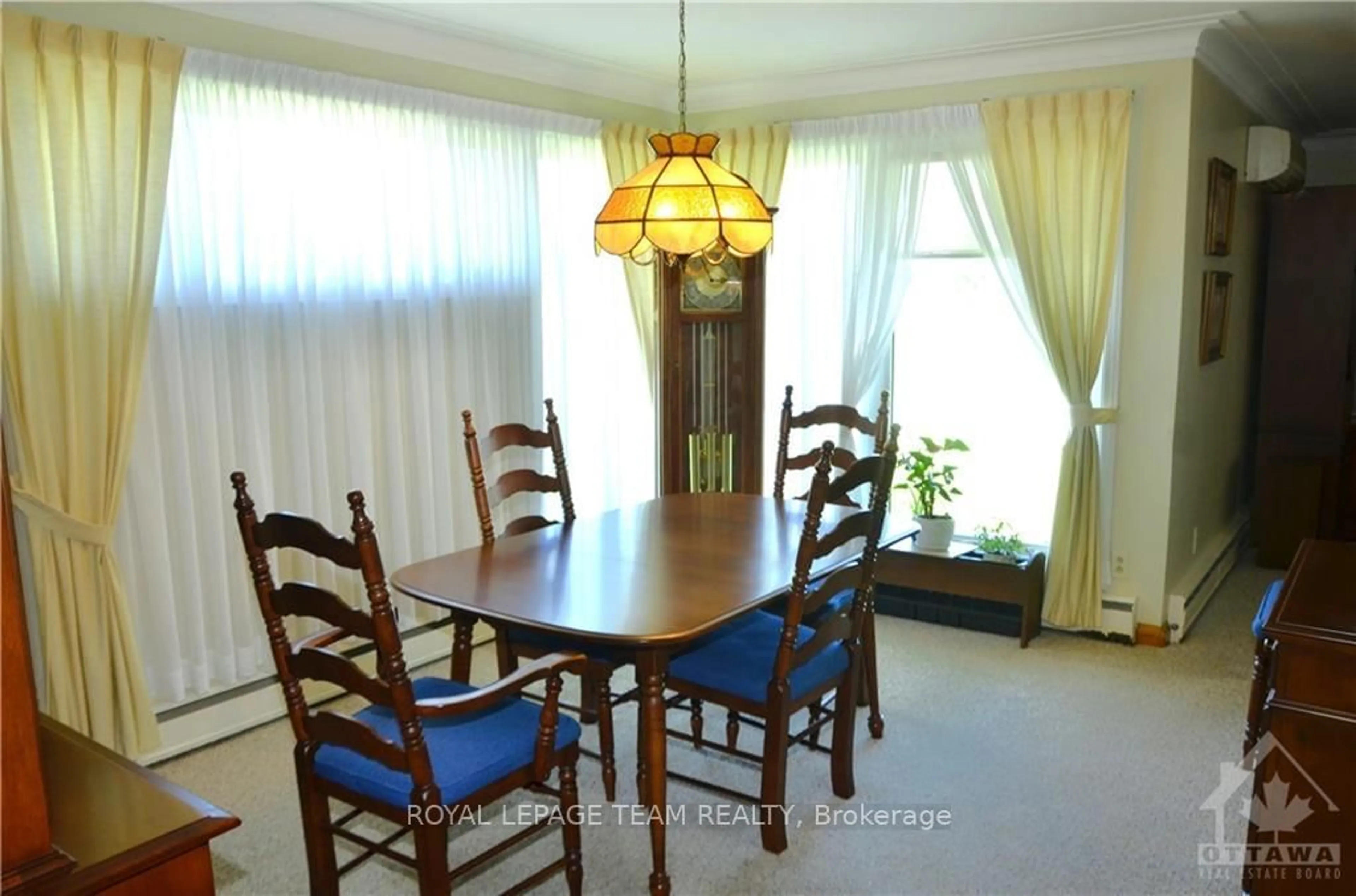 Dining room, wood floors, cottage for 8 ELIZABETH Dr, South Dundas Ontario K0E 1K0