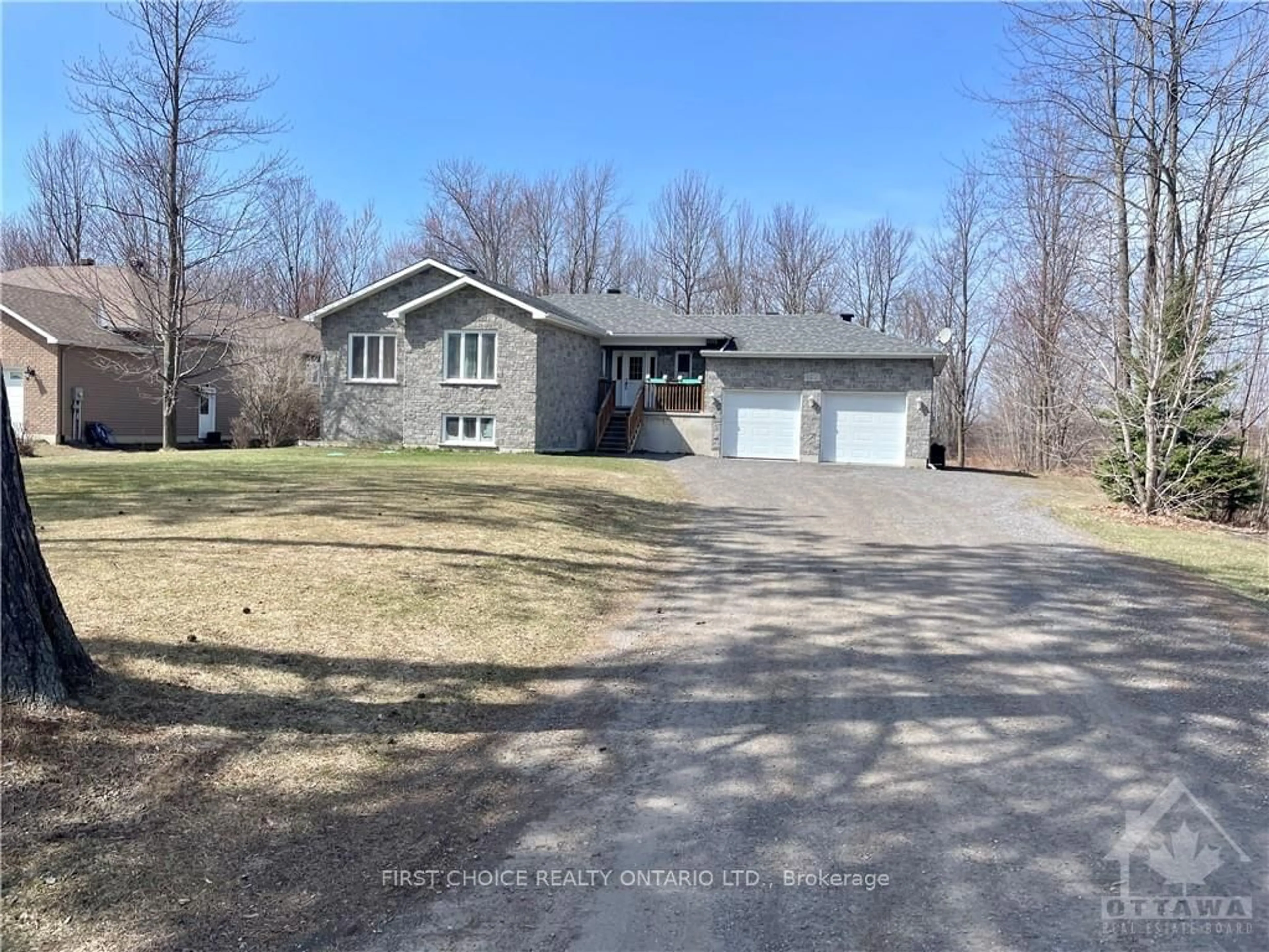 Frontside or backside of a home, cottage for 1795 KING St, Russell Ontario K0A 2M0