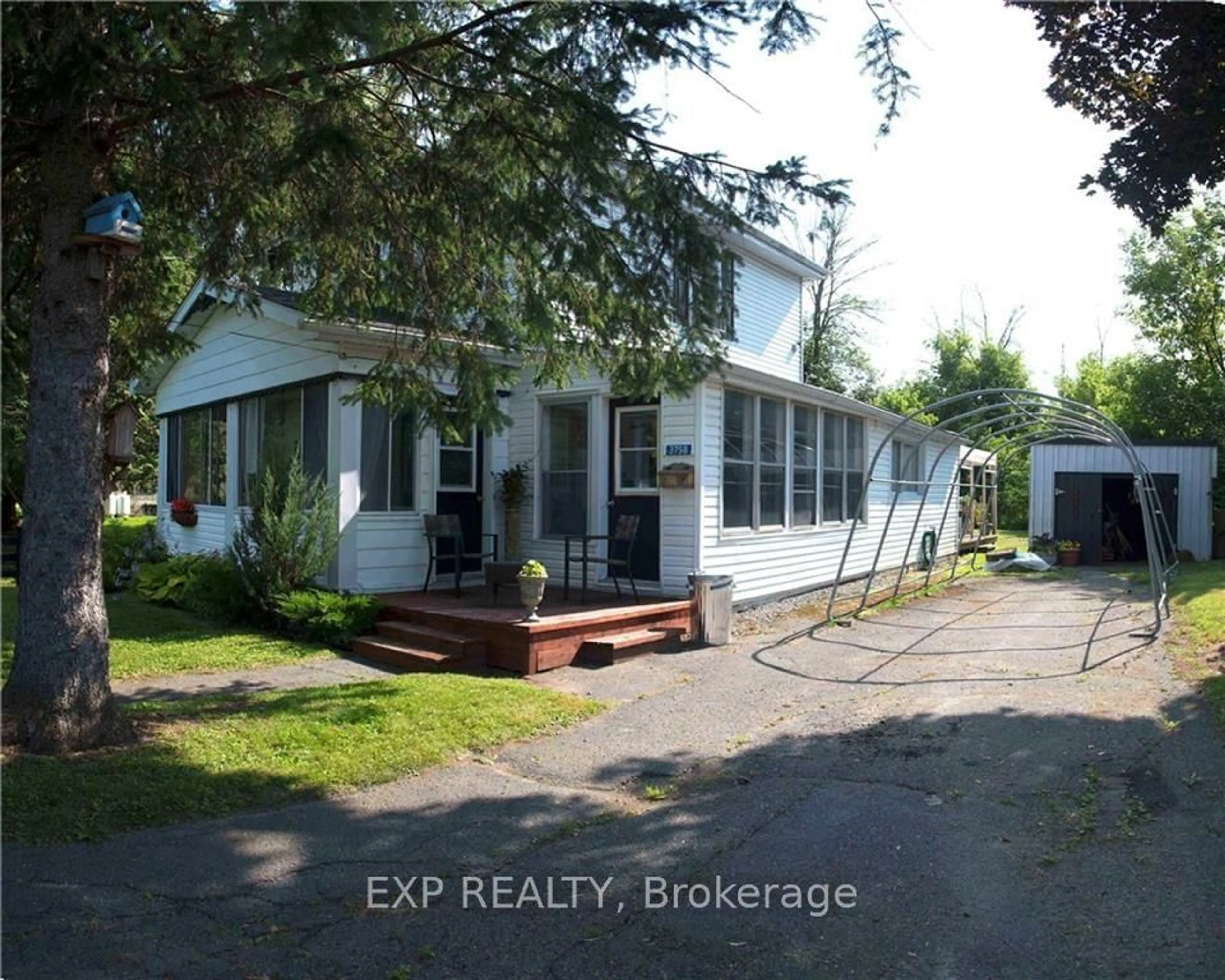 Frontside or backside of a home, cottage for 3758 KENNEDY Ave, North Glengarry Ontario K0C 1B0