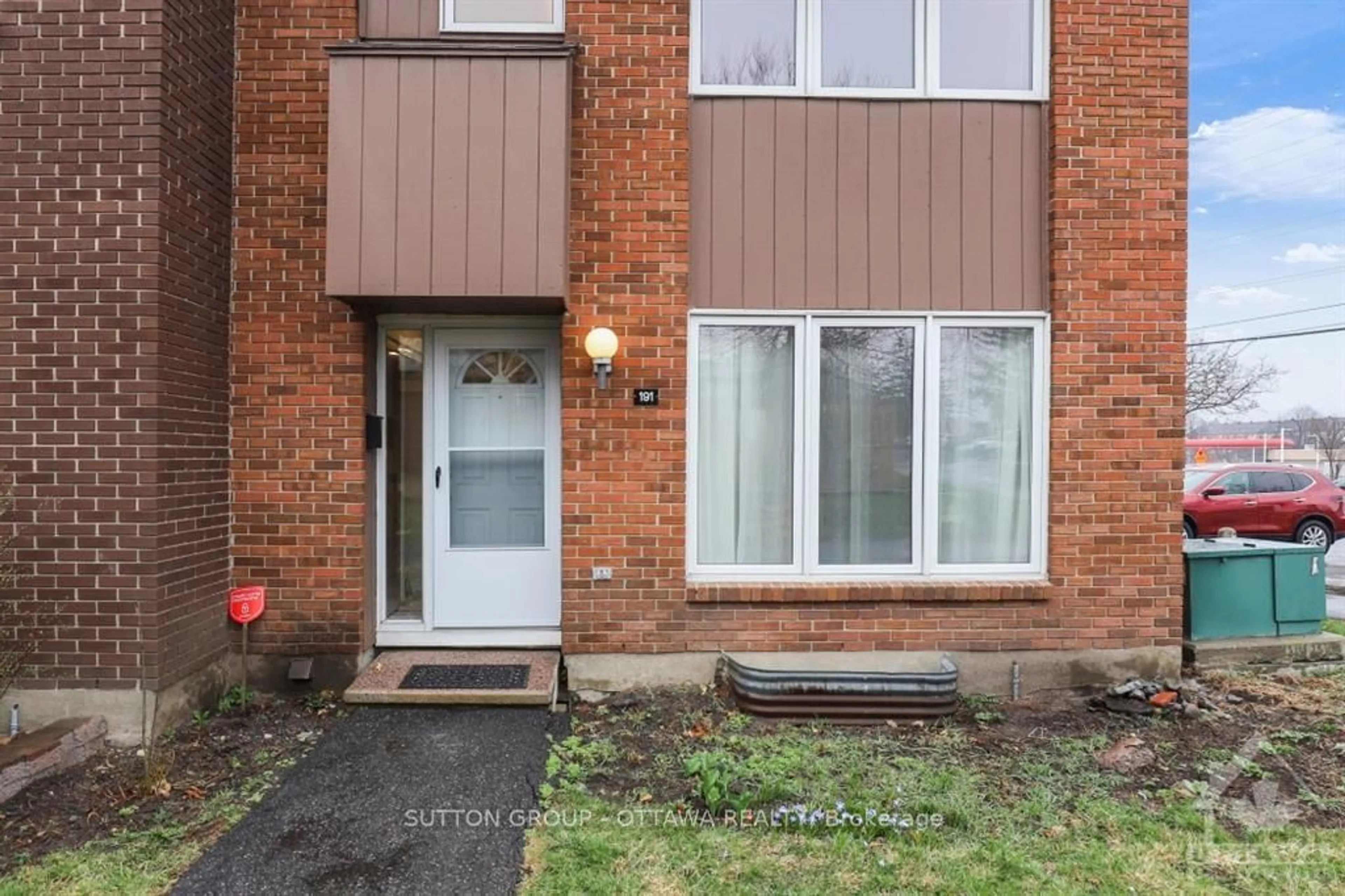 A pic from exterior of the house or condo, the front or back of building for 2111 MONTREAL Rd #191, Beacon Hill North - South and Area Ontario K1J 8M8