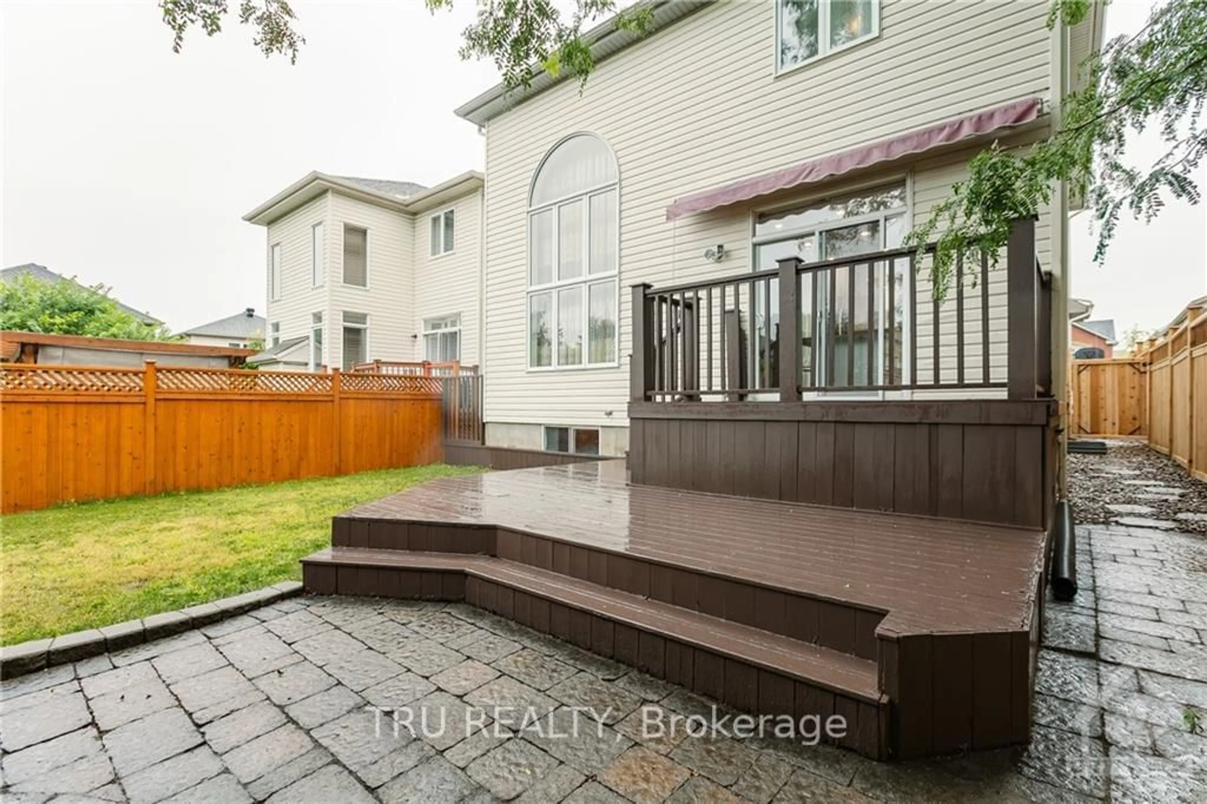 Patio, street for 28 BOREALIS Cres, Overbook - Castleheights and Area Ontario K1K 4T4