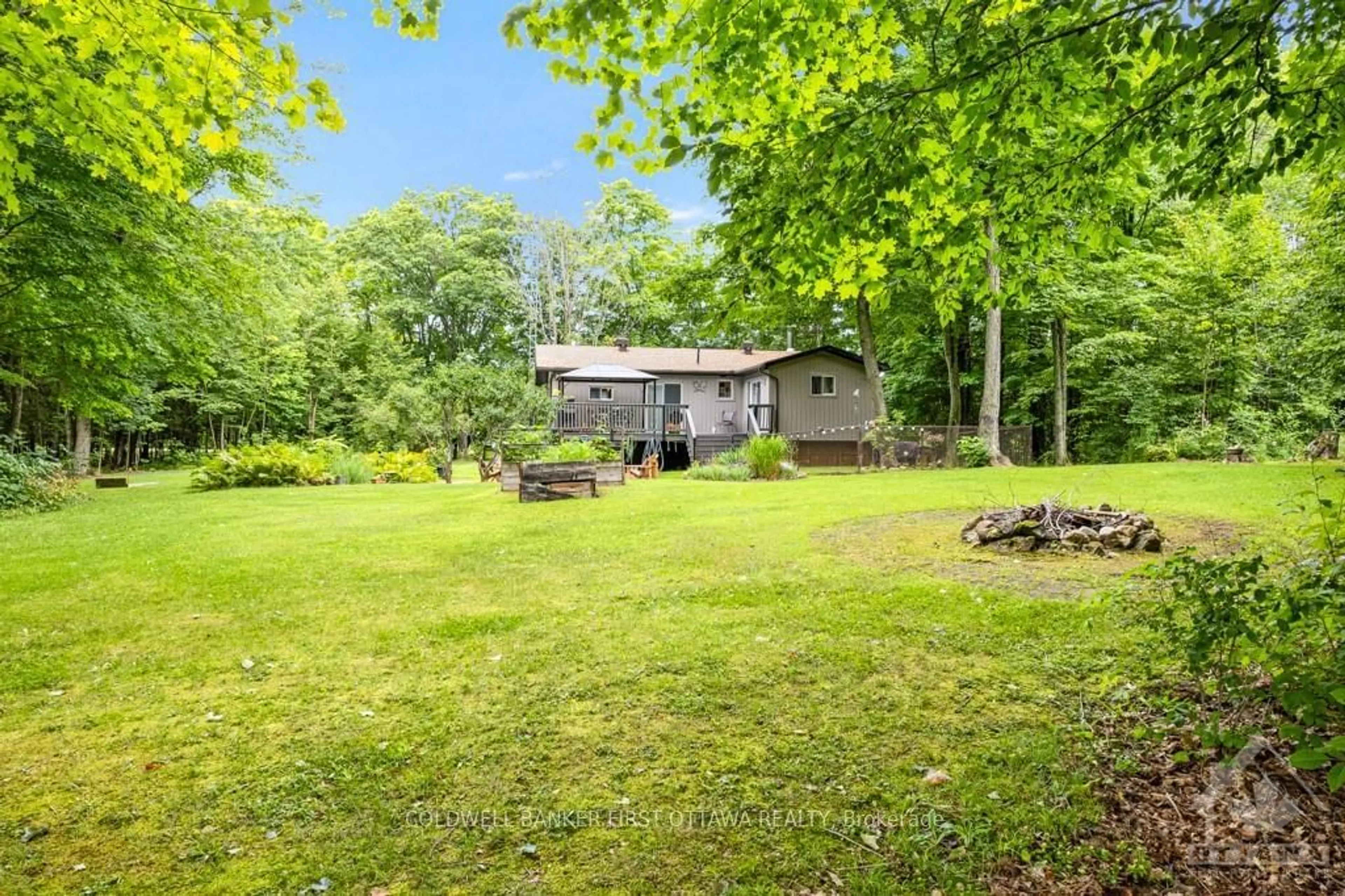 Patio, cottage for 479 DRUMMOND CONCESSION 11 Rd, Drummond/North Elmsley Ontario K7C 0C5