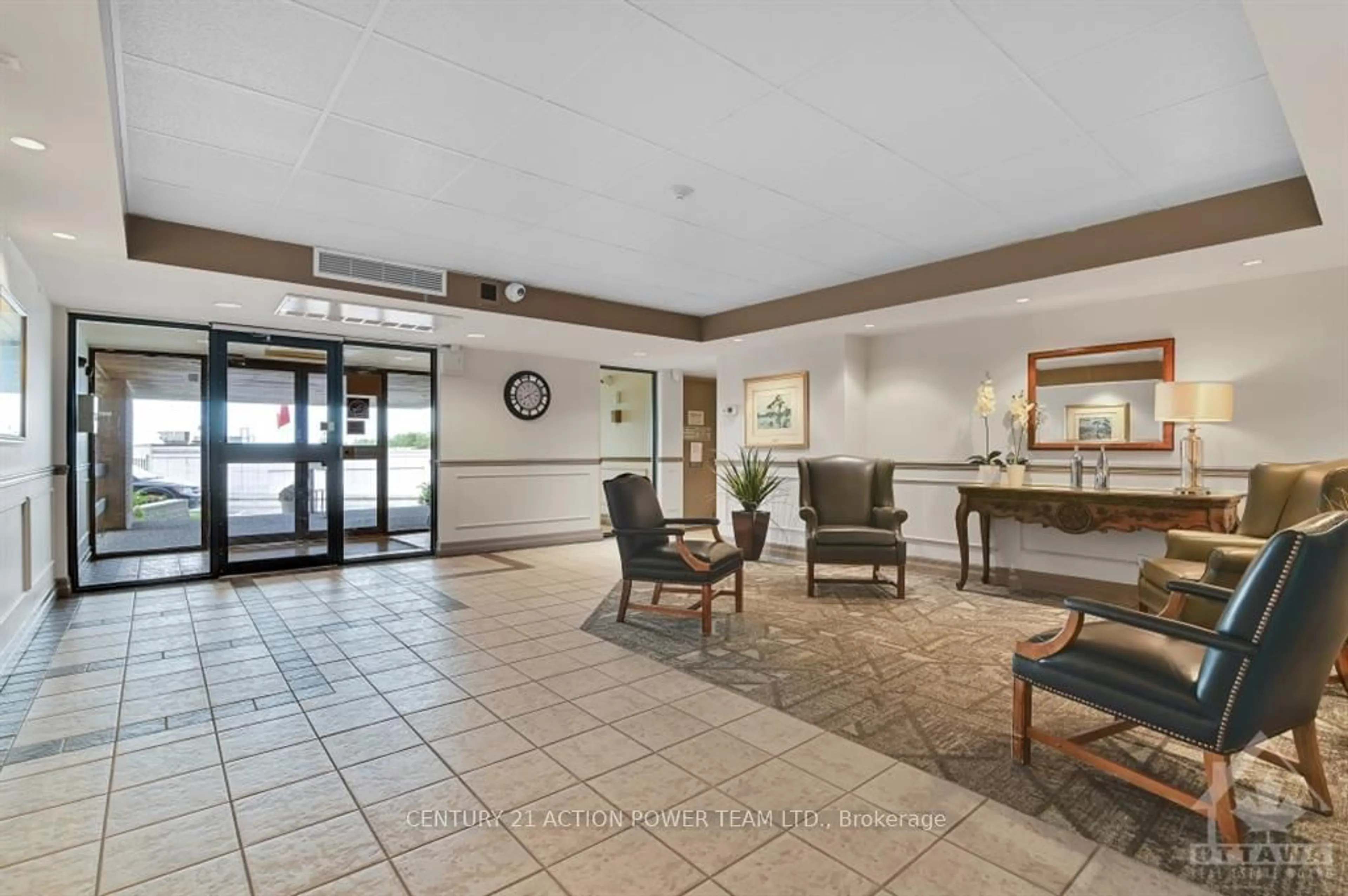 Indoor lobby, carpet floors for 1599 LASSITER Terr #202, Beacon Hill North - South and Area Ontario K1J 8R6