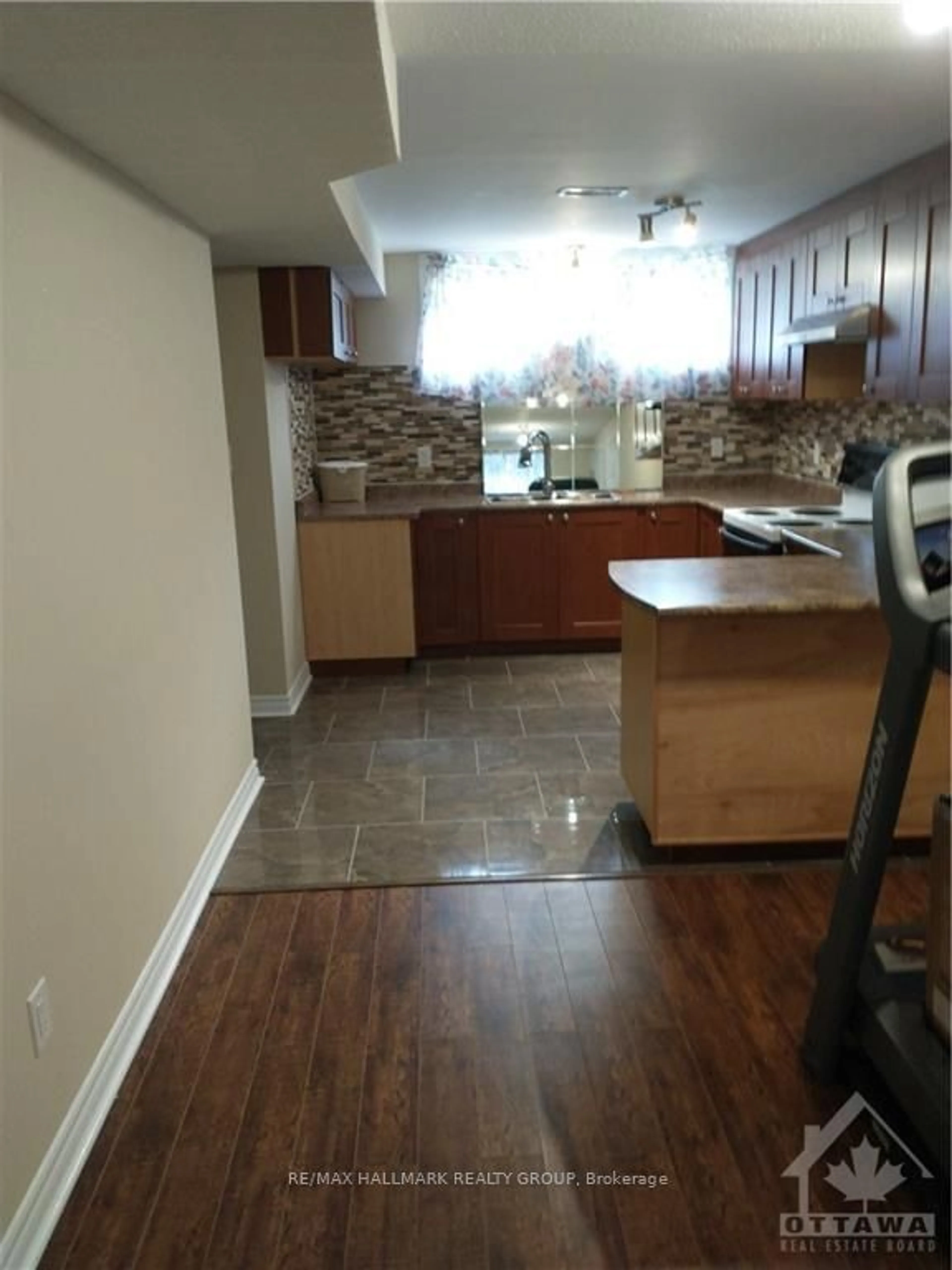 Kitchen, not visible floor, cottage for 2194 NIAGARA Dr, Alta Vista and Area Ontario K1H 0A3