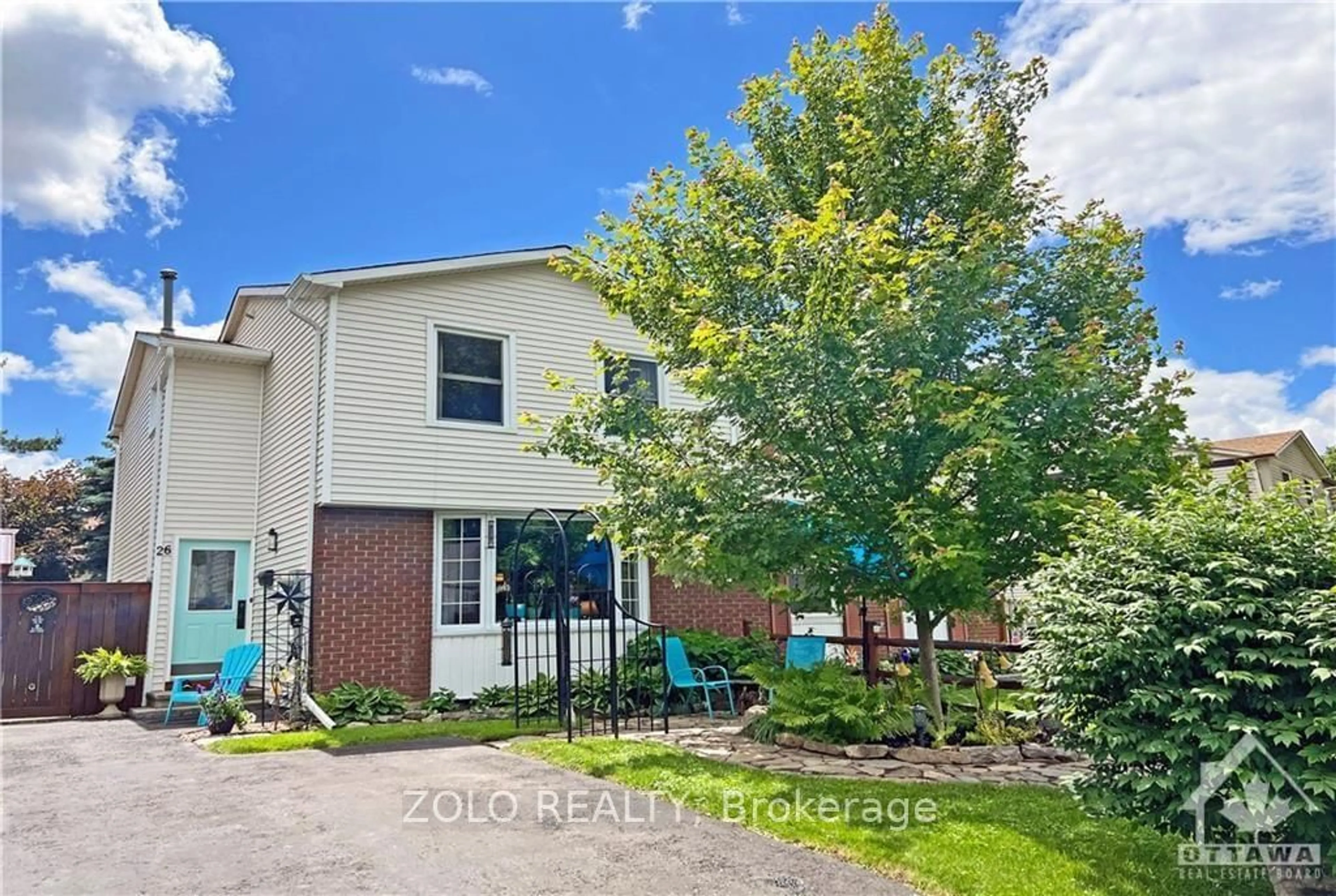 A pic from exterior of the house or condo, the fenced backyard for 26 MELANIE Cres, Kanata Ontario K2L 2E5