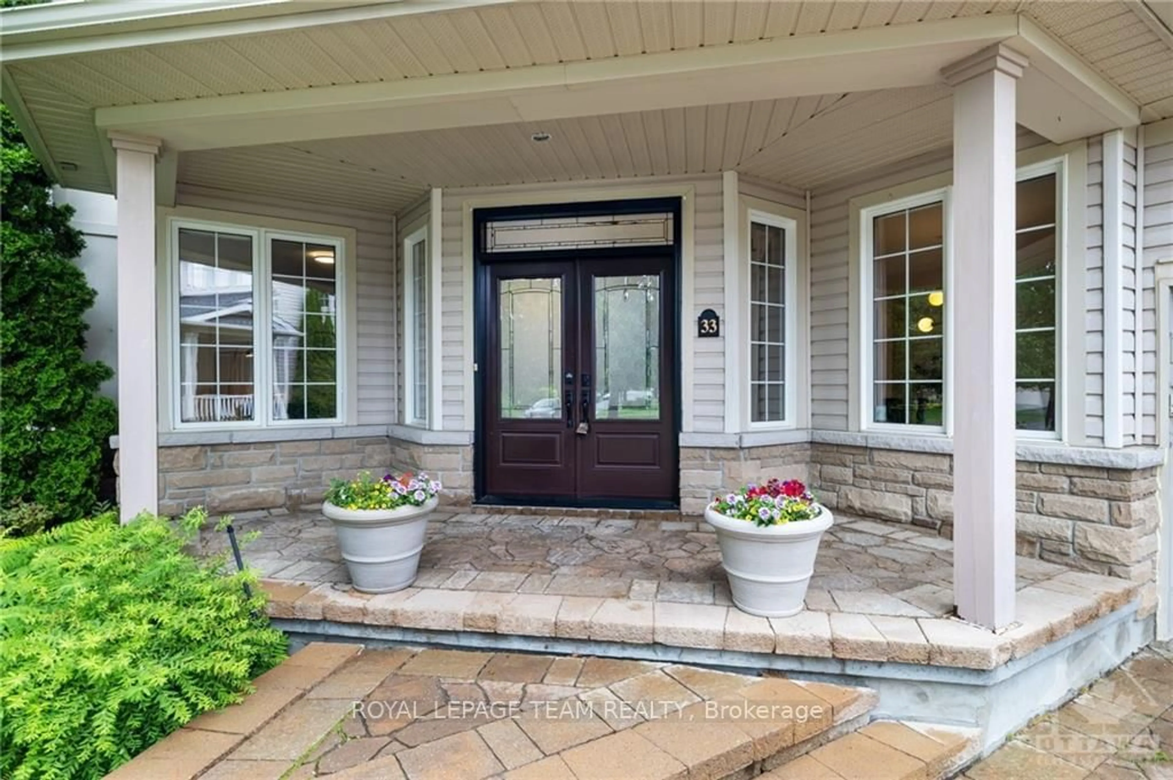 Indoor entryway, ceramic floors for 33 SILVERTHORN Crt, Barrhaven Ontario K2J 4Y2