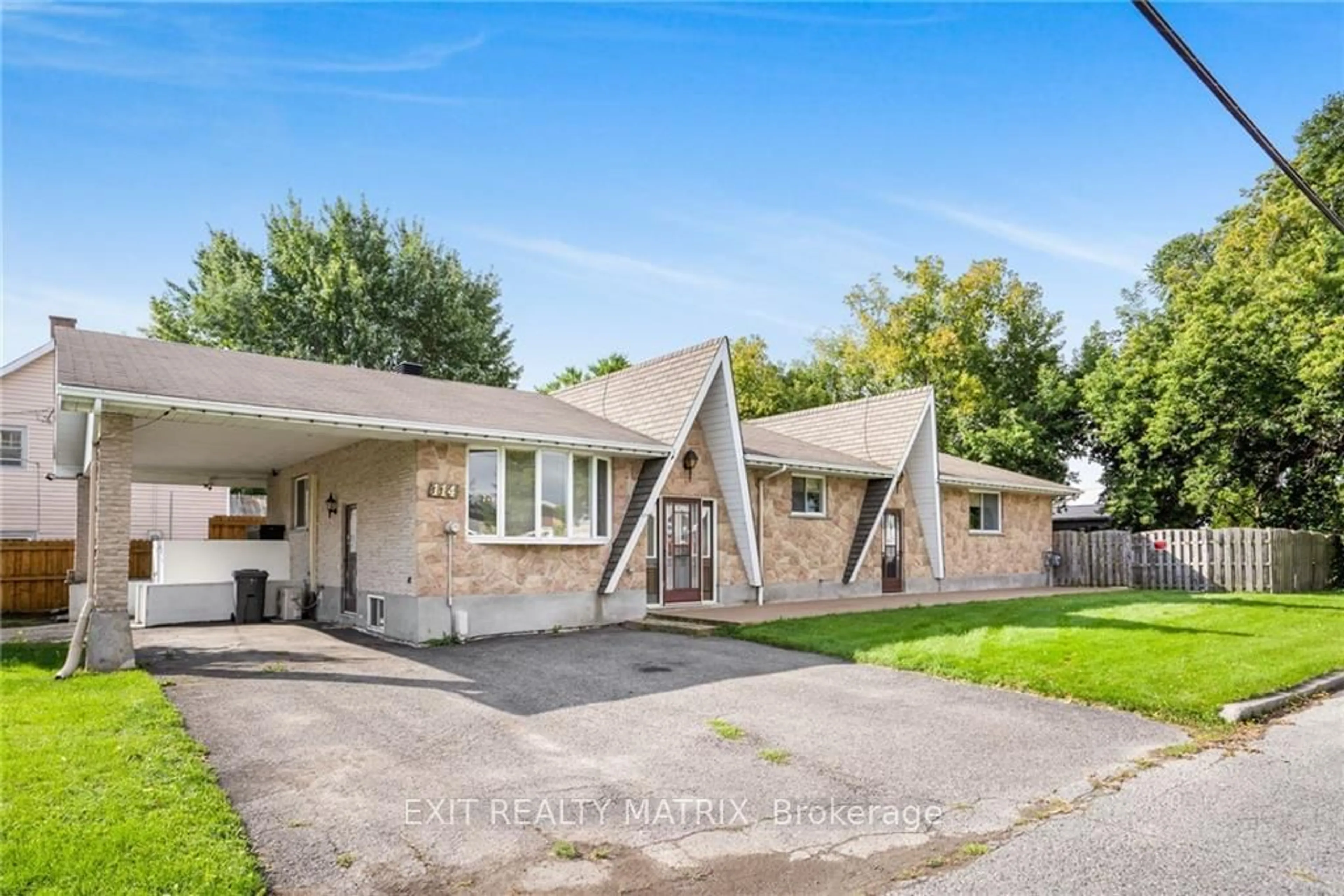 Frontside or backside of a home, cottage for 114 ST  GEORGE WEST St, North Glengarry Ontario K0C 1A0