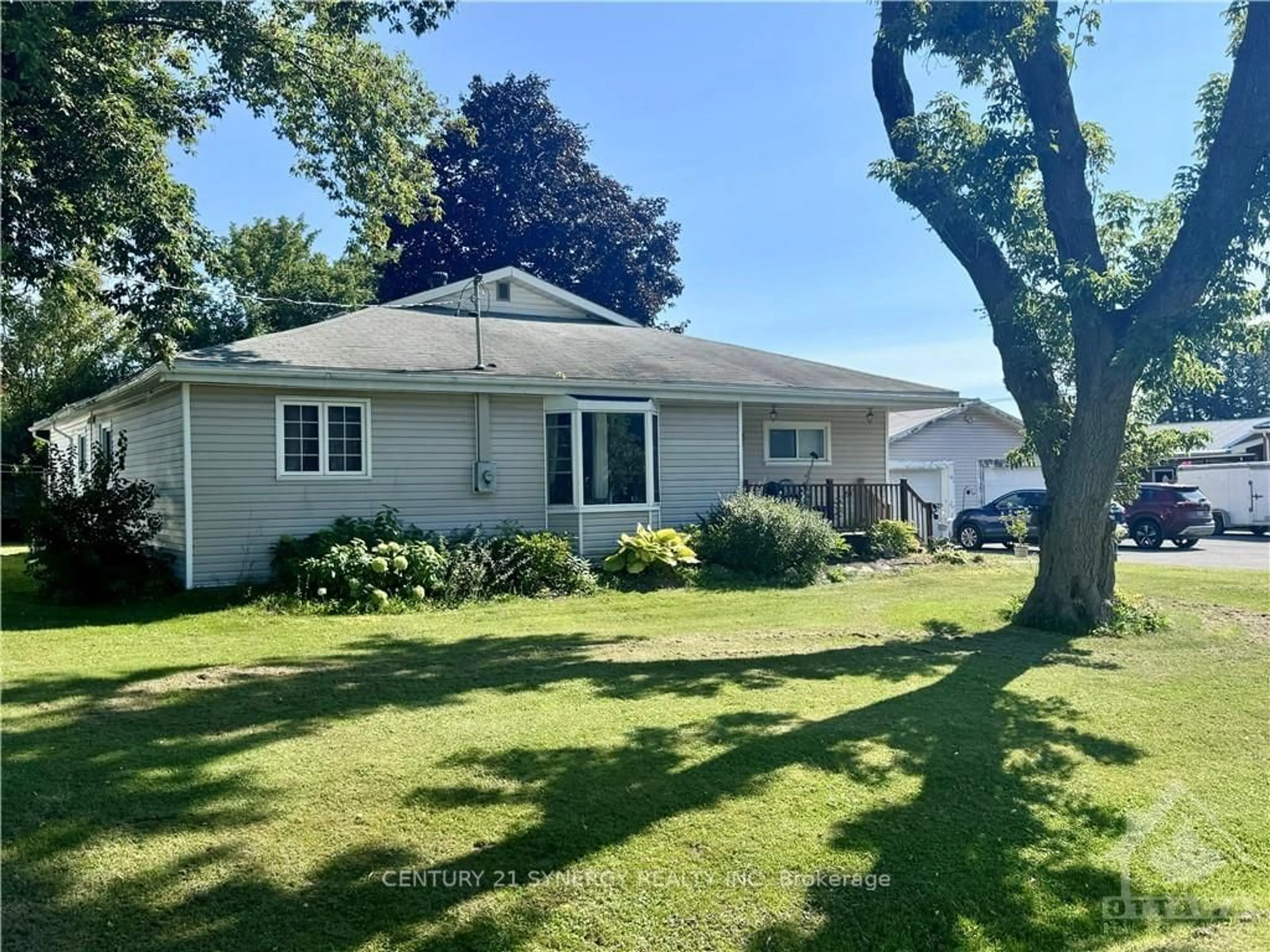 Frontside or backside of a home, cottage for 5347 138, South Stormont Ontario K0C 2A0