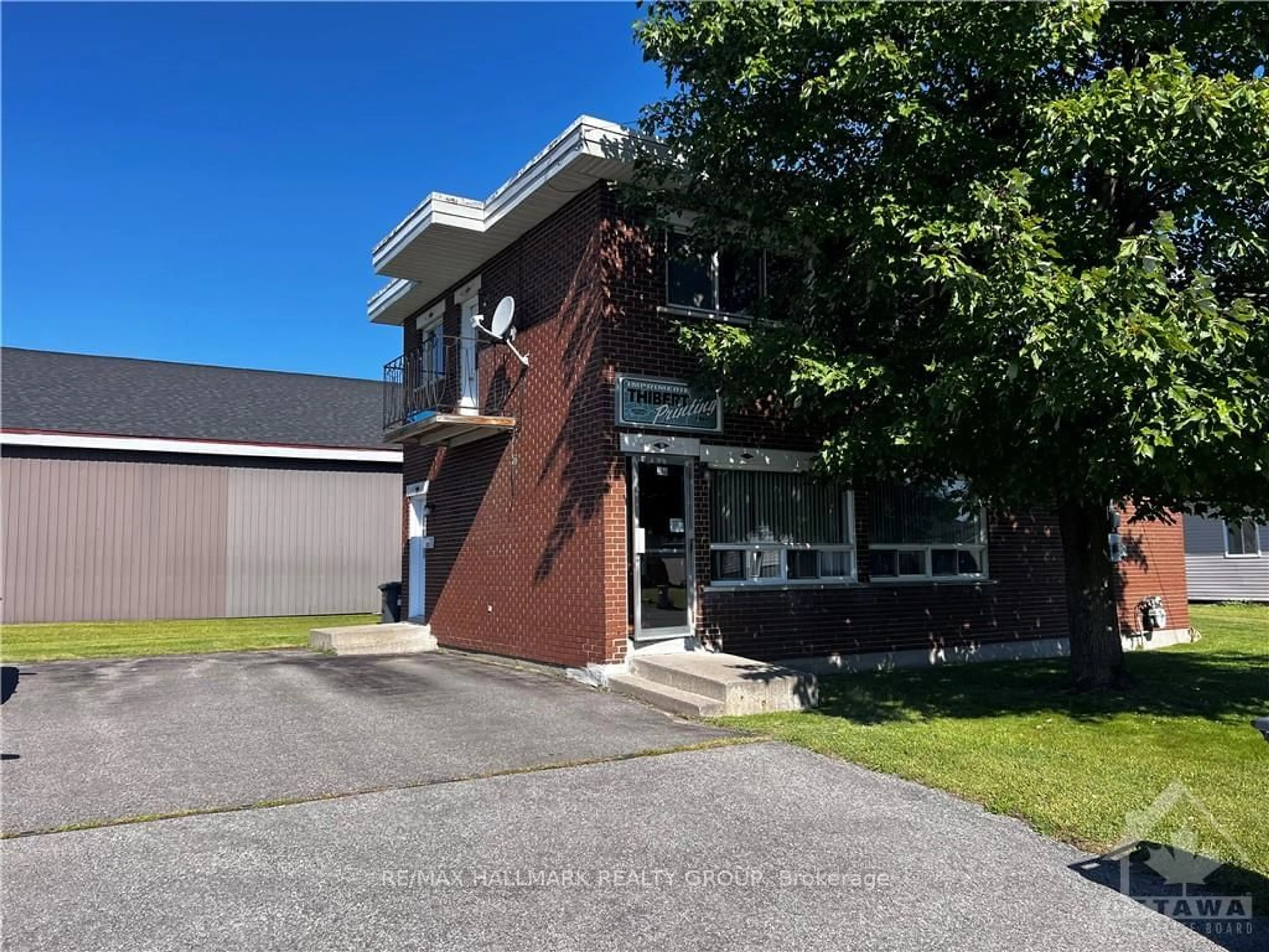 A pic from exterior of the house or condo, the front or back of building for 368 CHAMBERLAIN St, Hawkesbury Ontario K6A 2G4