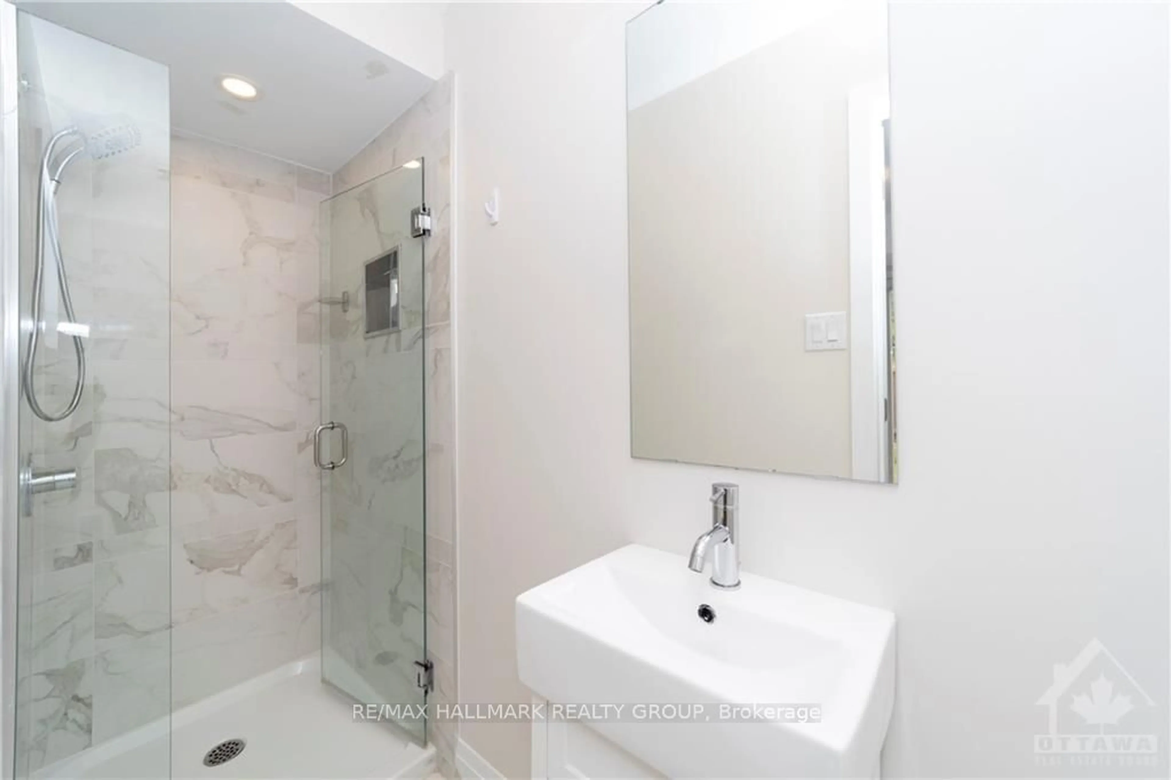 Standard bathroom, ceramic floors for 809 STAR, Kanata Ontario K2L 1W2