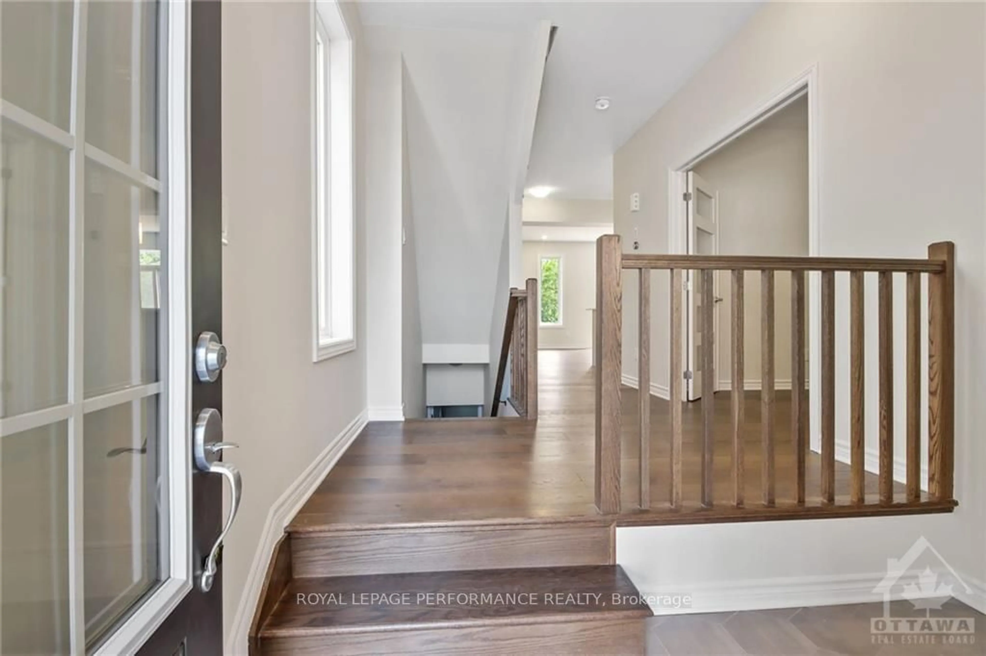 Indoor entryway, wood floors for 517 PAAKANAAK Ave, Blossom Park - Airport and Area Ontario K1X 0G9