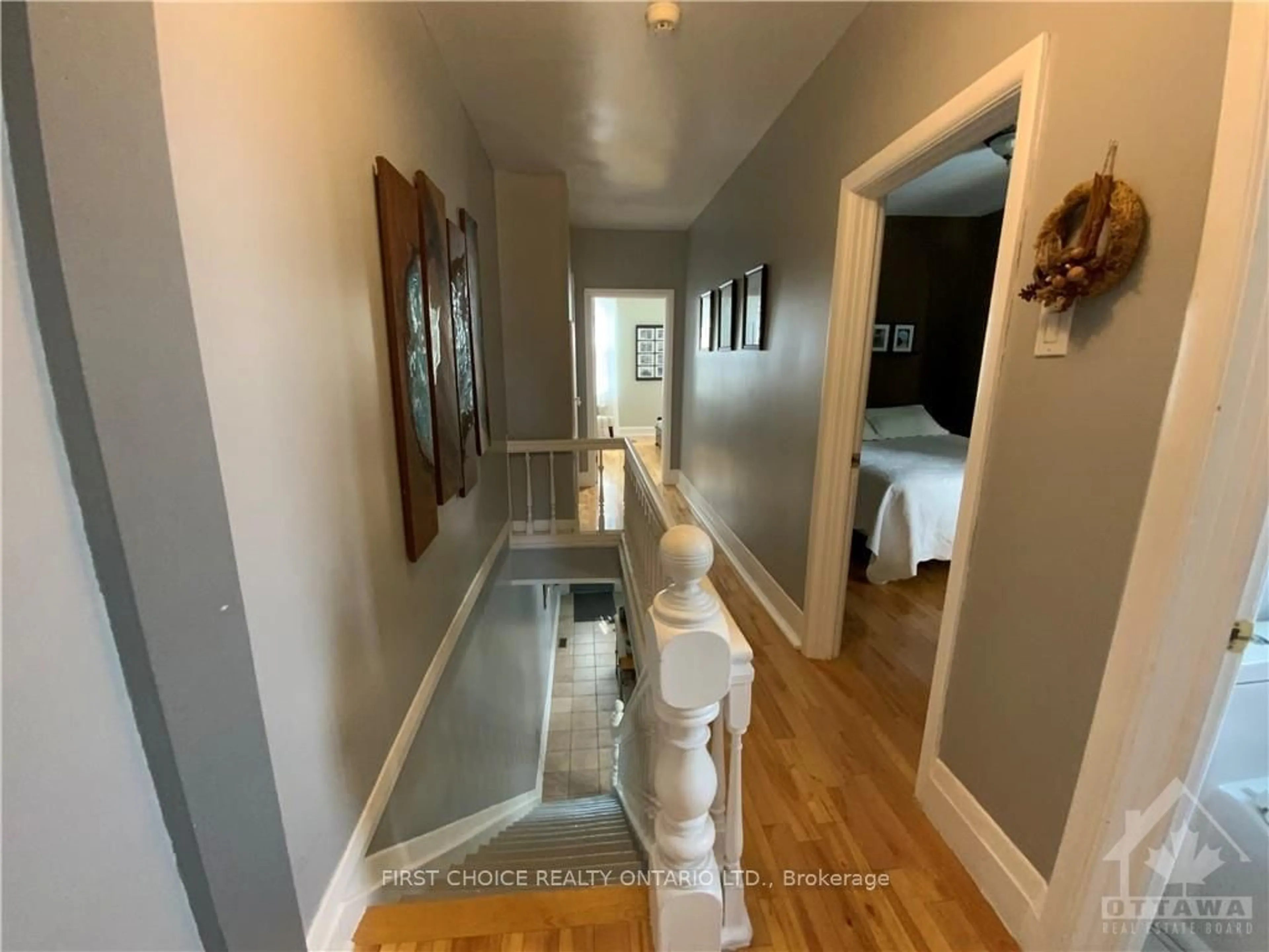 Indoor entryway, wood floors for 245 YORK St, Lower Town - Sandy Hill Ontario K1N 5T9