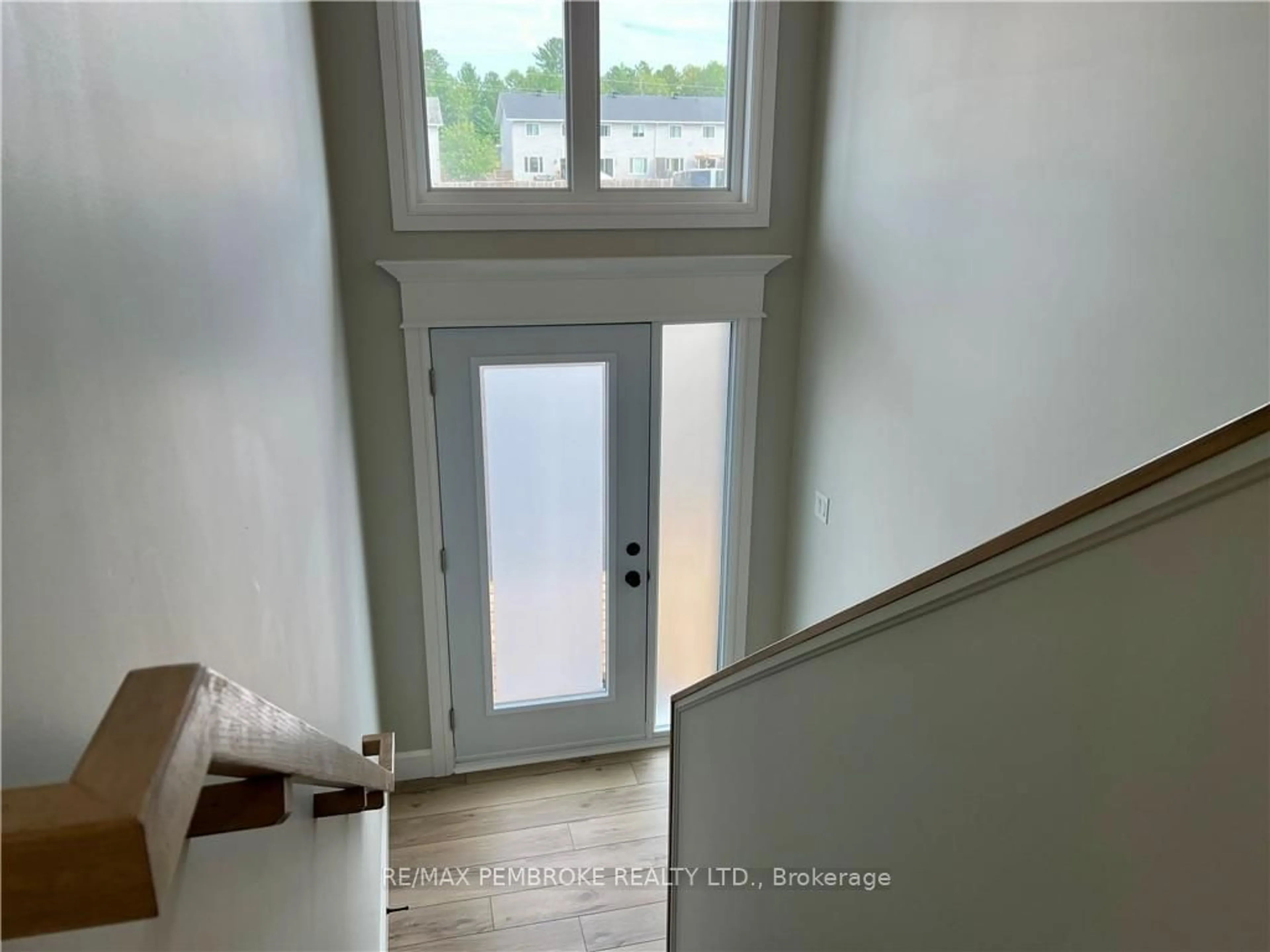 Indoor entryway, not visible floor for 47 SAMANTHA Cres, Petawawa Ontario K8H 0H5