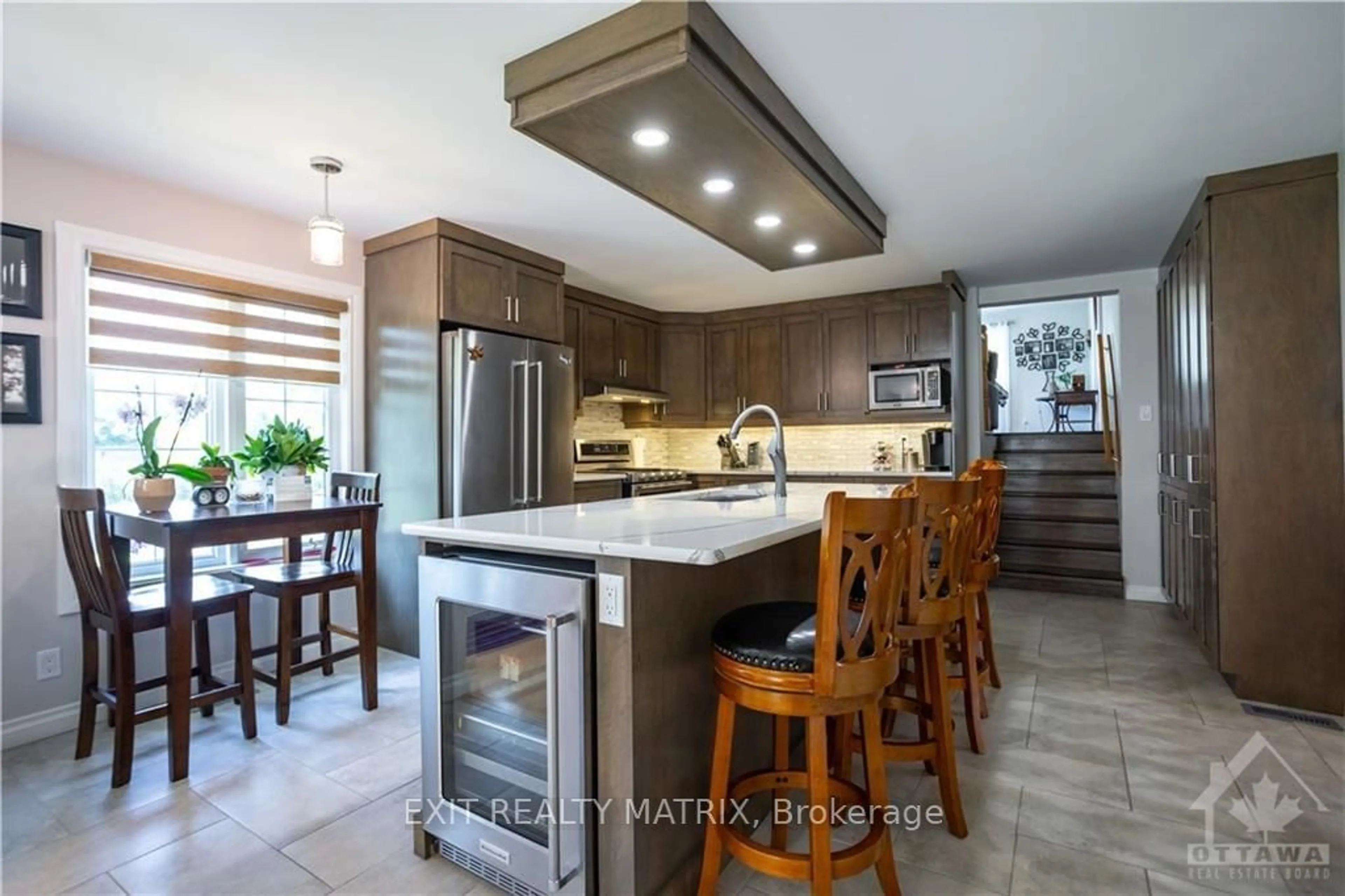 Contemporary kitchen, ceramic floors, cottage for 1283 DU THEATRE Rd, The Nation Ontario K0A 1M0