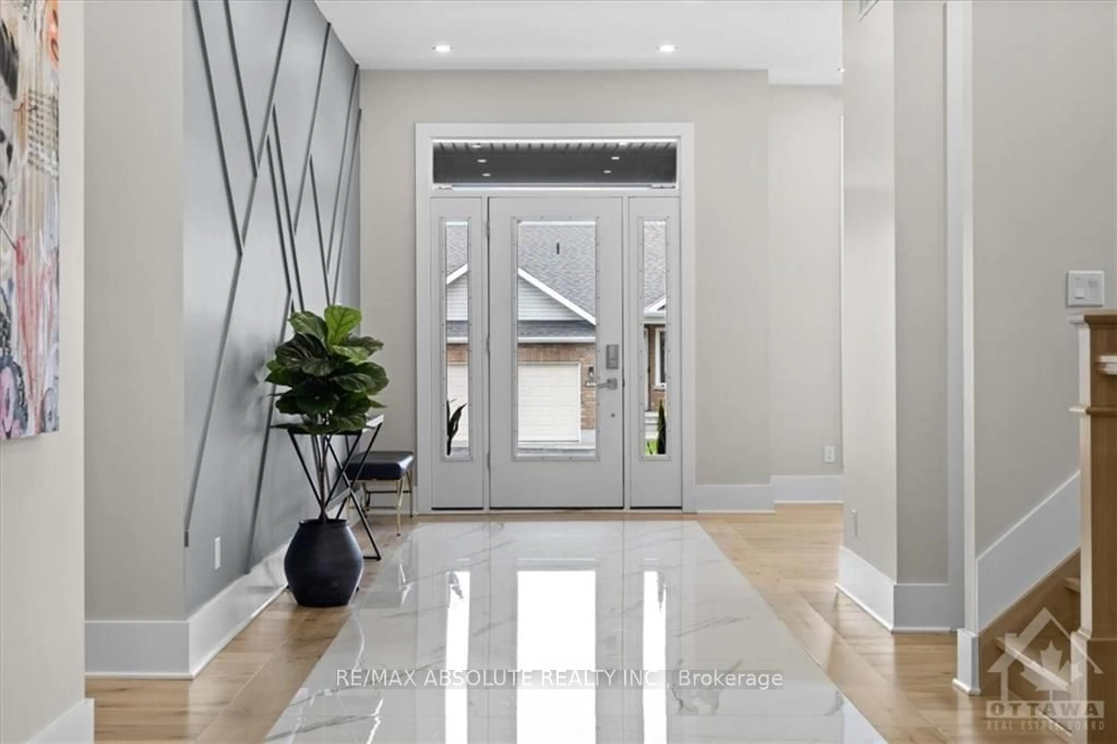 Indoor entryway, wood floors for 838 ROCKSON Cres, Stittsville - Munster - Richmond Ontario K2S 0S6