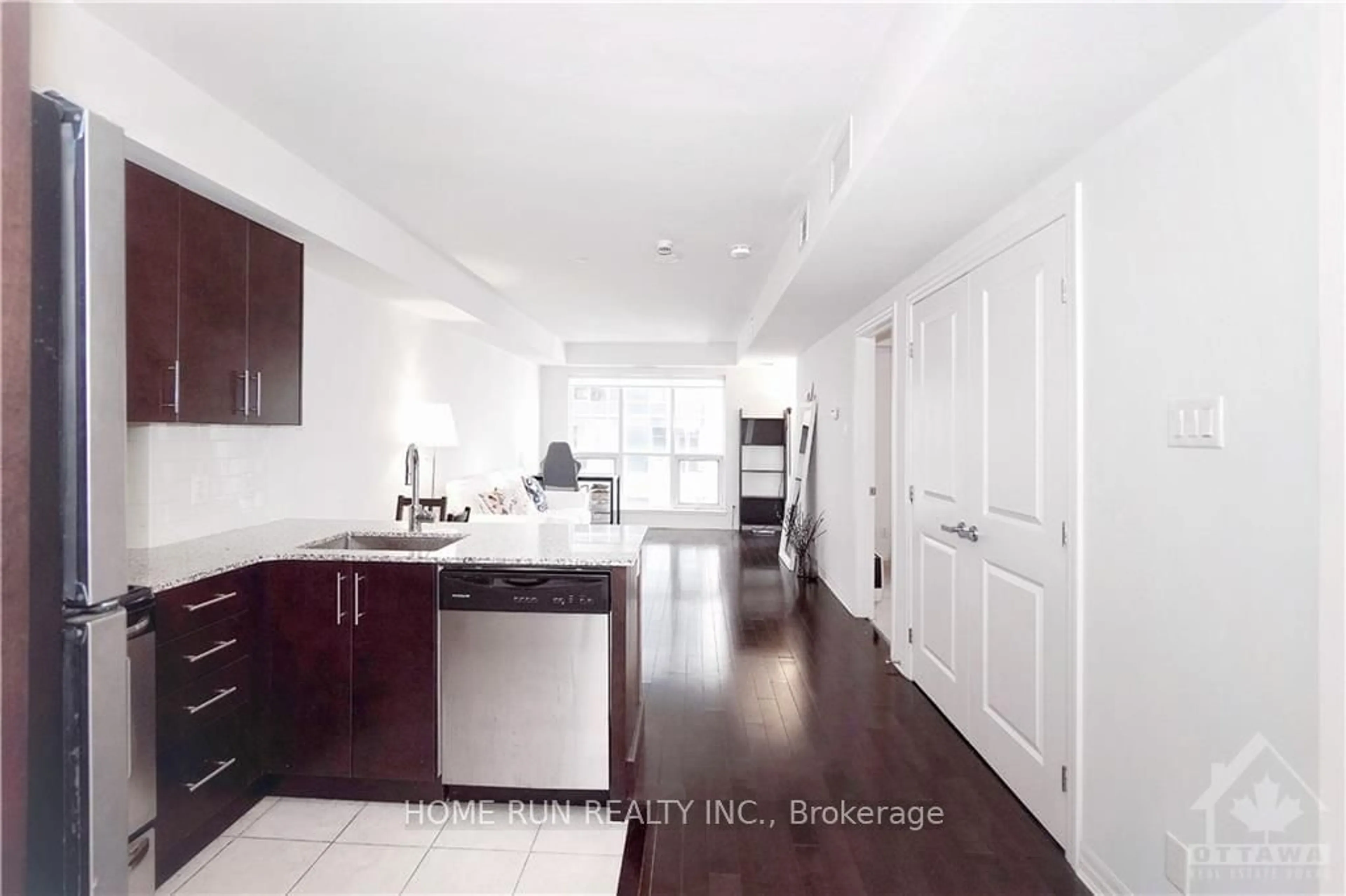 Open concept kitchen for 242 RIDEAU St #1207, Lower Town - Sandy Hill Ontario K1N 0B7