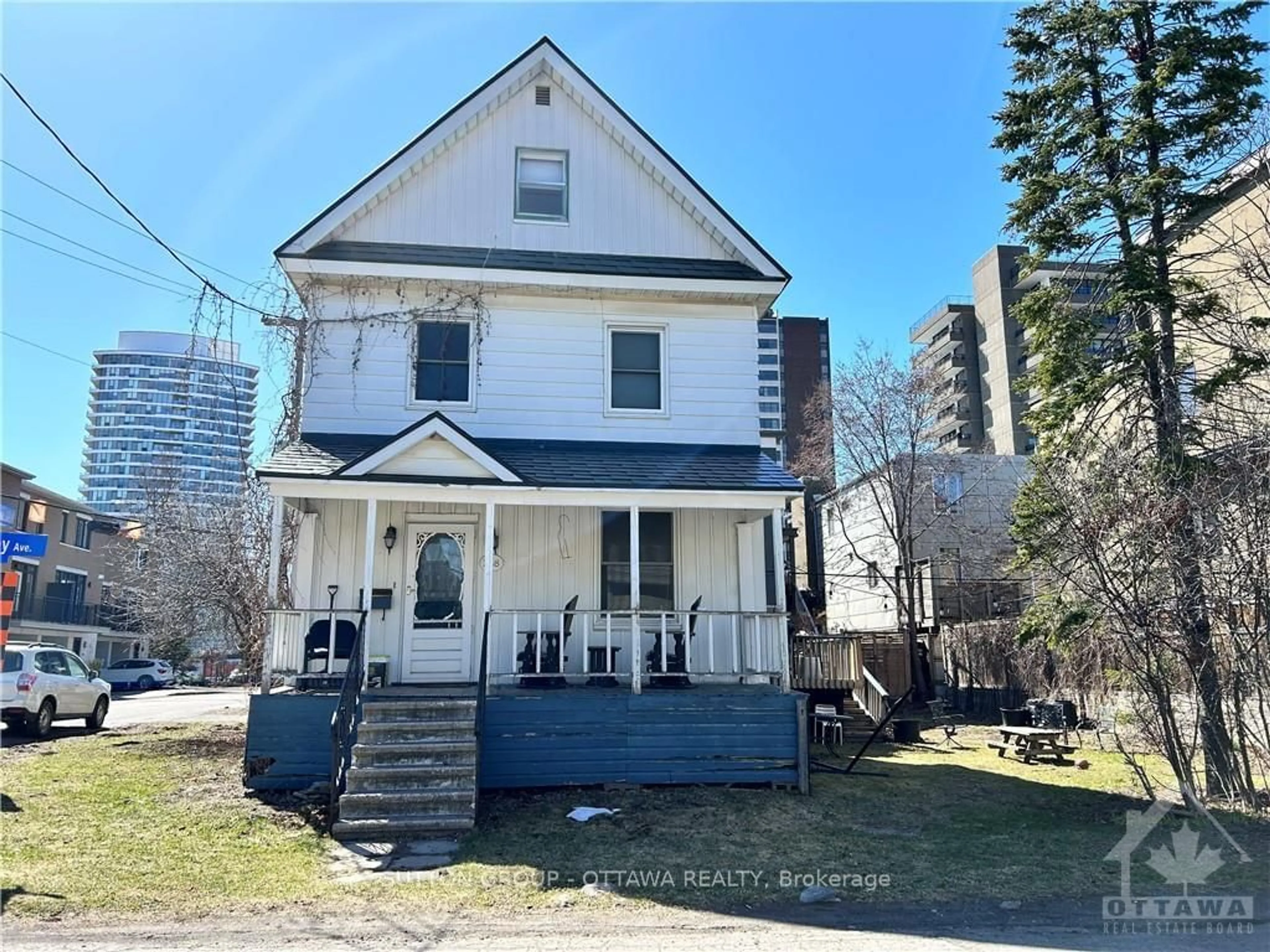 Frontside or backside of a home, cottage for 388 BERKLEY Ave, Carlingwood - Westboro and Area Ontario K2A 2G7