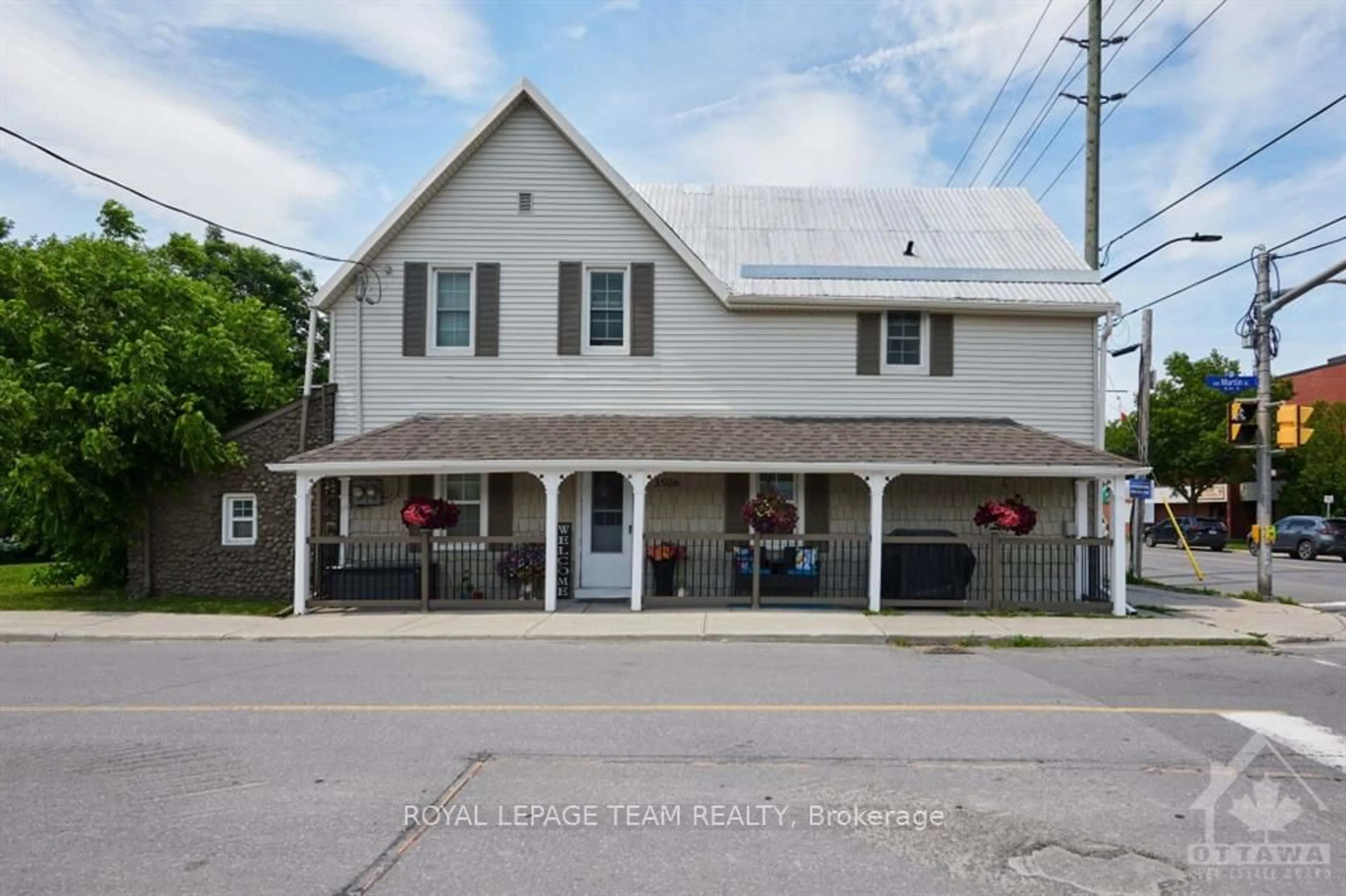 A pic from exterior of the house or condo, the front or back of building for 3506 MCBEAN St, Stittsville - Munster - Richmond Ontario K0A 2Z0