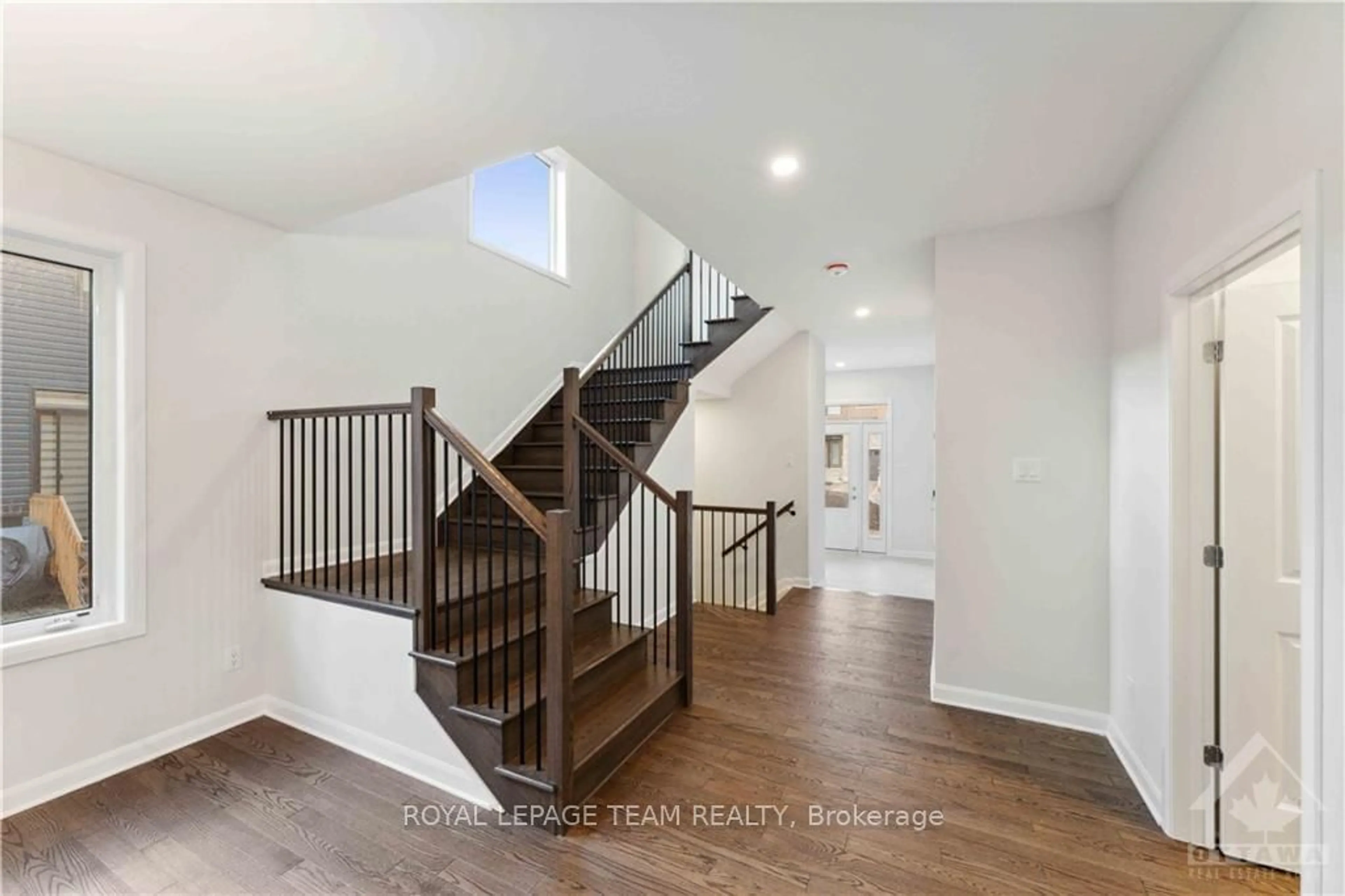 Stairs for 123 GOSLING Cres, Kanata Ontario K2W 0K6