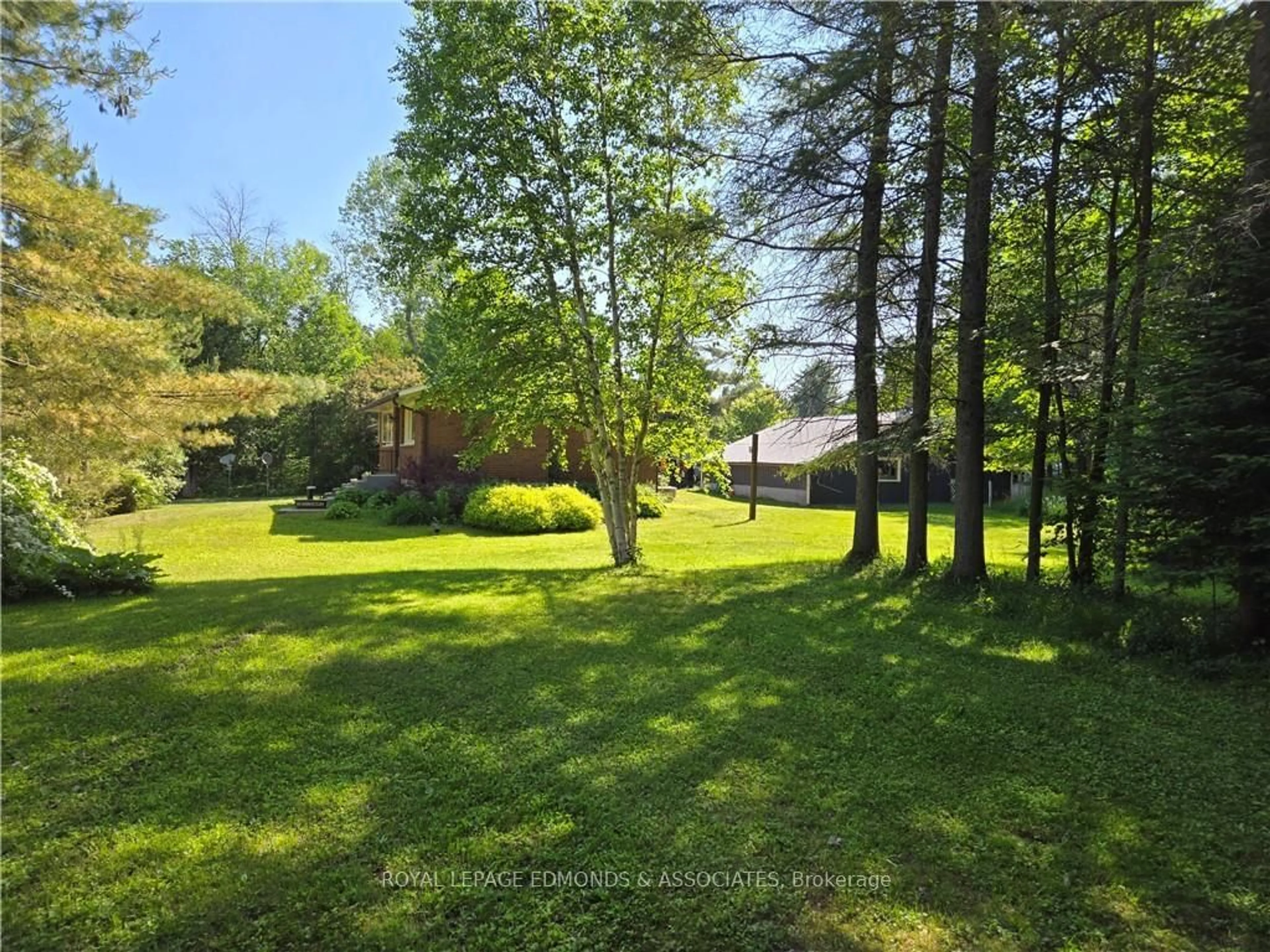 Patio, the fenced backyard for 2249 ROSS Rd, Laurentian Valley Ontario K8A 6W4