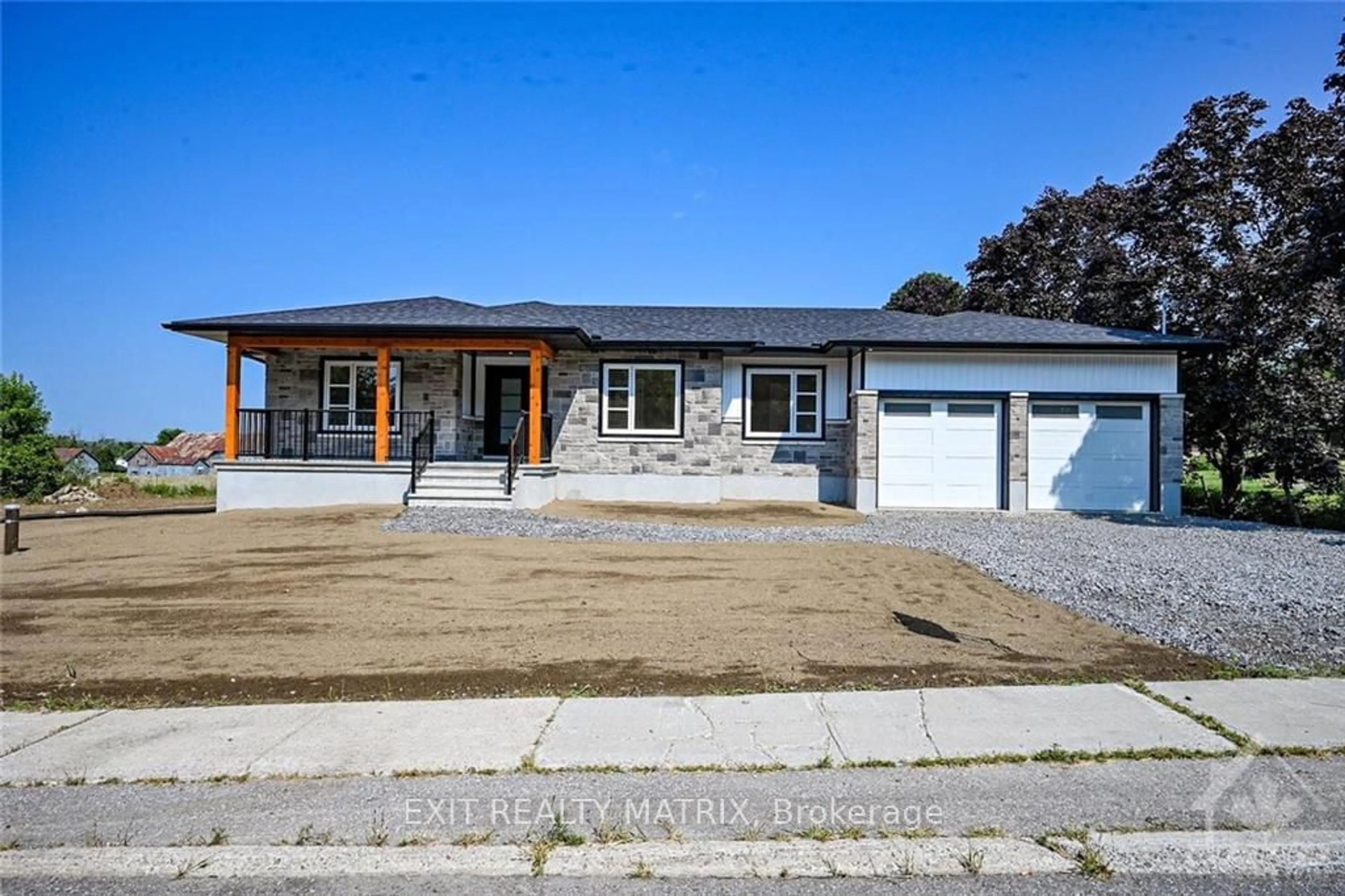 Frontside or backside of a home, the street view for 8281 VICTORIA St, Greely - Metcalfe - Osgoode - Vernon and Area Ontario K0A 2P0