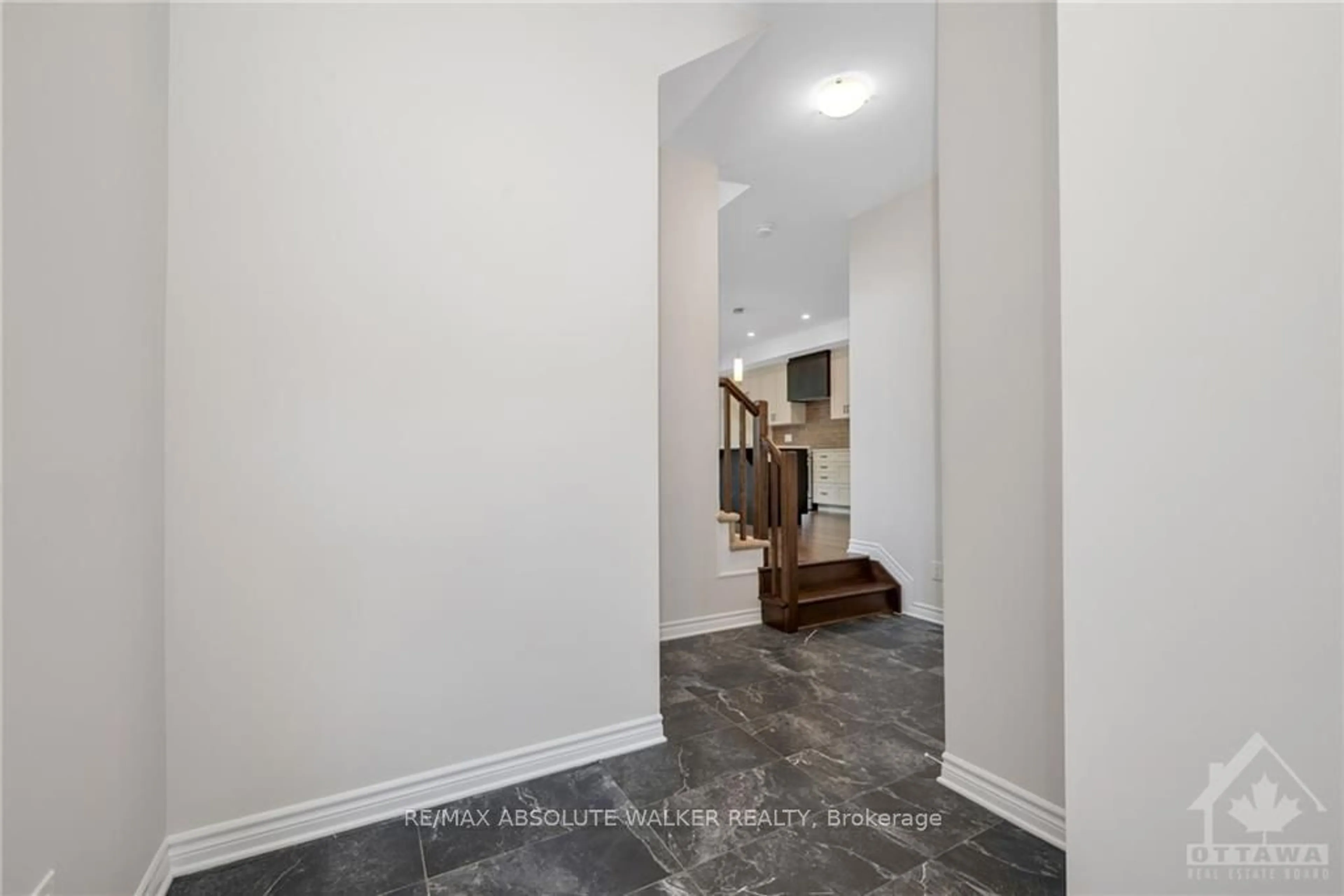 Indoor entryway, not visible floor for 710 DU RIVAGE St, Clarence-Rockland Ontario K4K 0K1