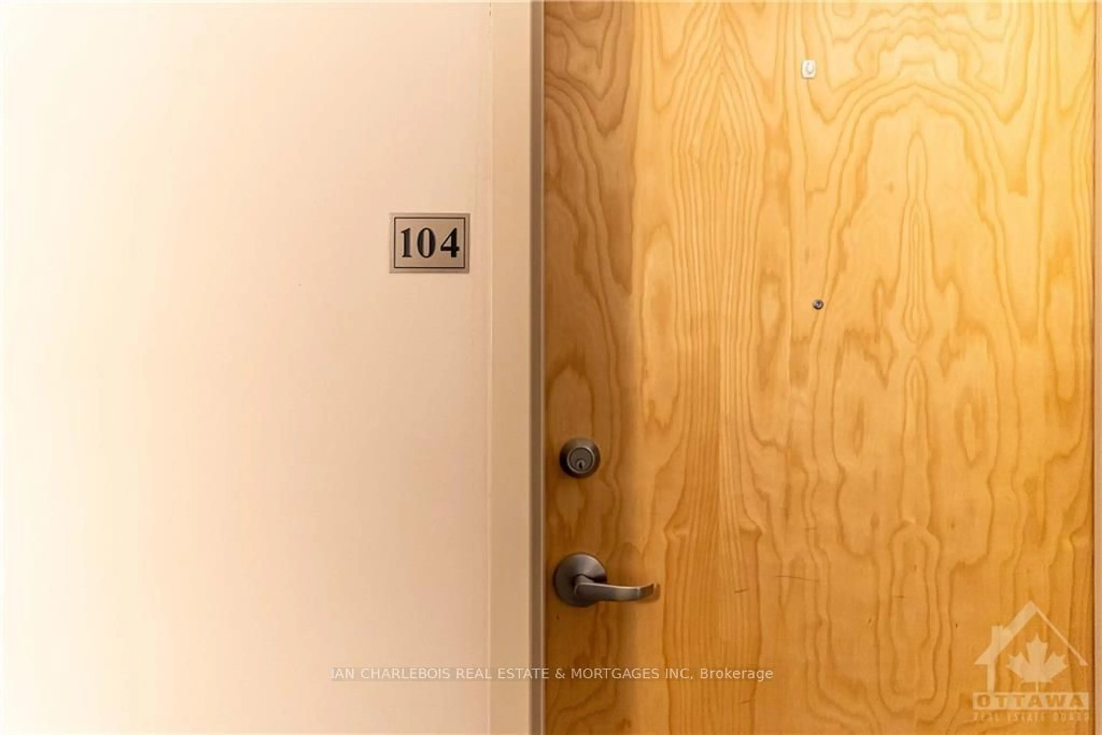 Storage room or clothes room or walk-in closet for 225 WINTERFELL #104, Hunt Club - South Keys and Area Ontario K1G 4J1