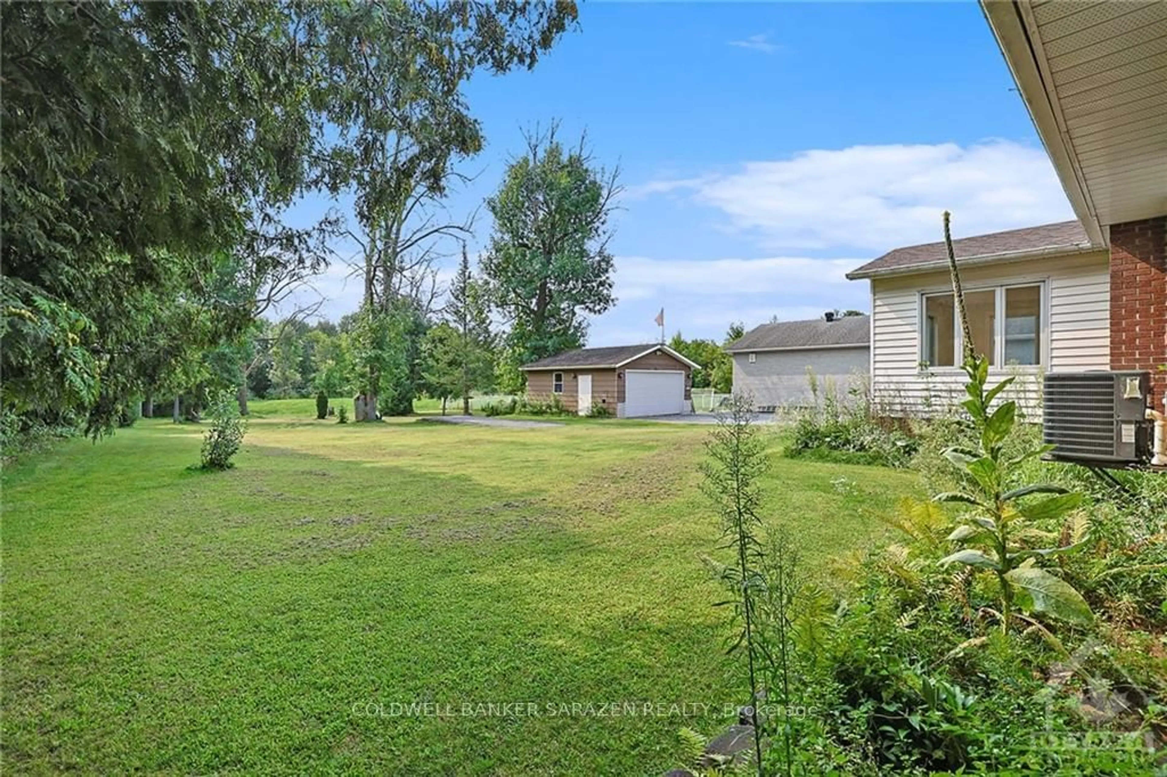 Patio, the fenced backyard for 40 BEVERLY St, Stittsville - Munster - Richmond Ontario K2S 0S2