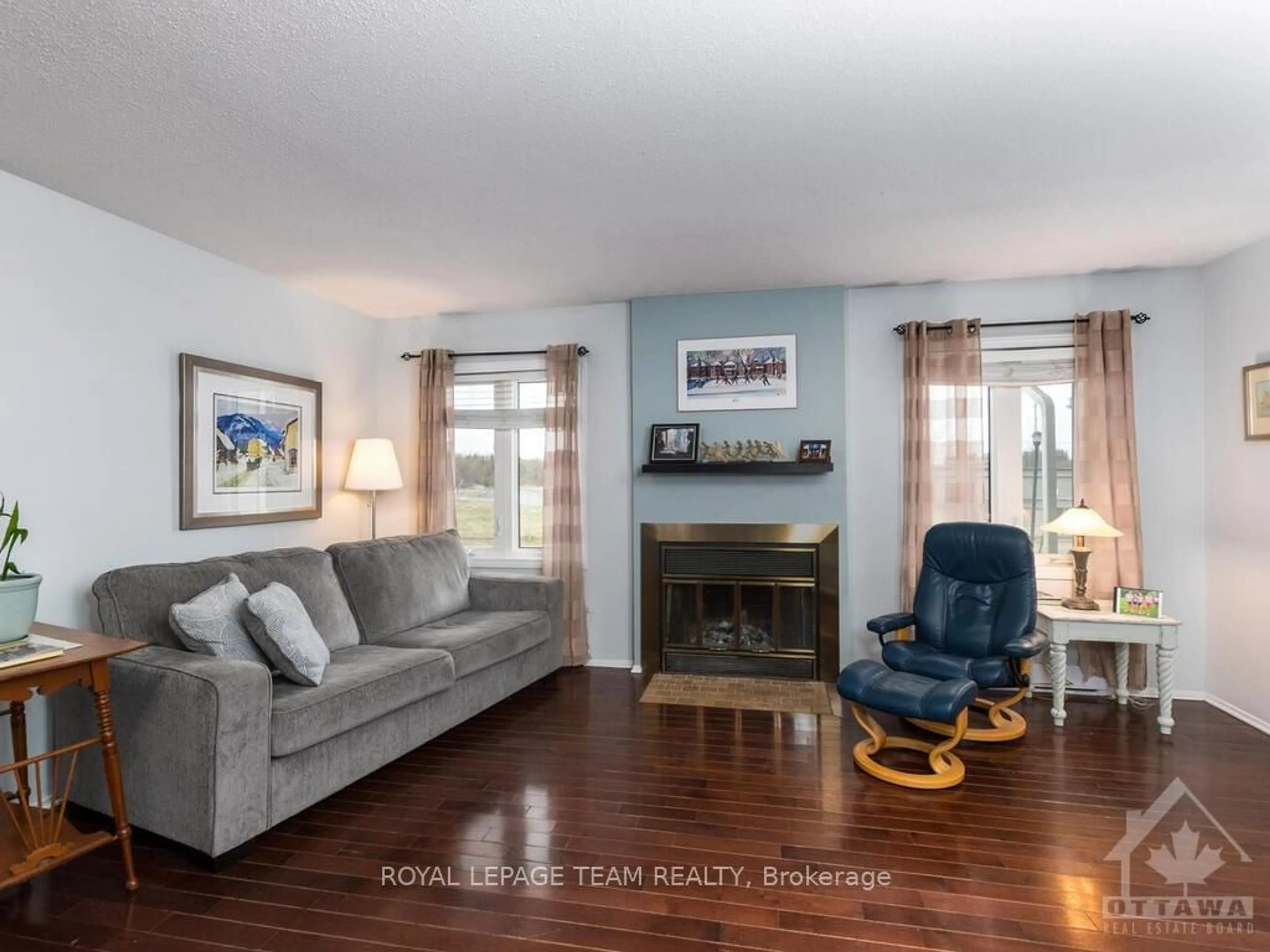 Living room, wood floors for 1-7 TIMBERVIEW Way, Bells Corners and South to Fallowfield Ontario K2H 9M5